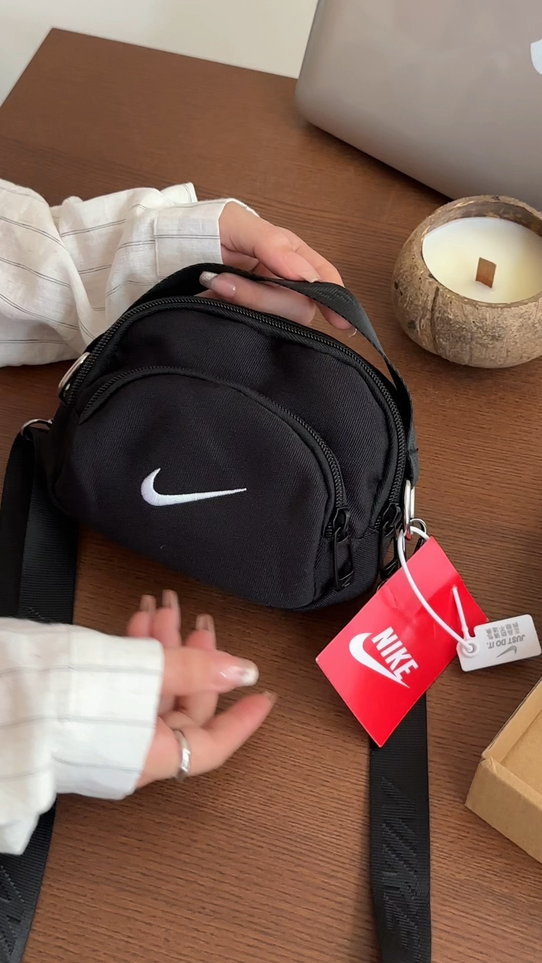 zippered pockets for your essentials - Comprehensive
