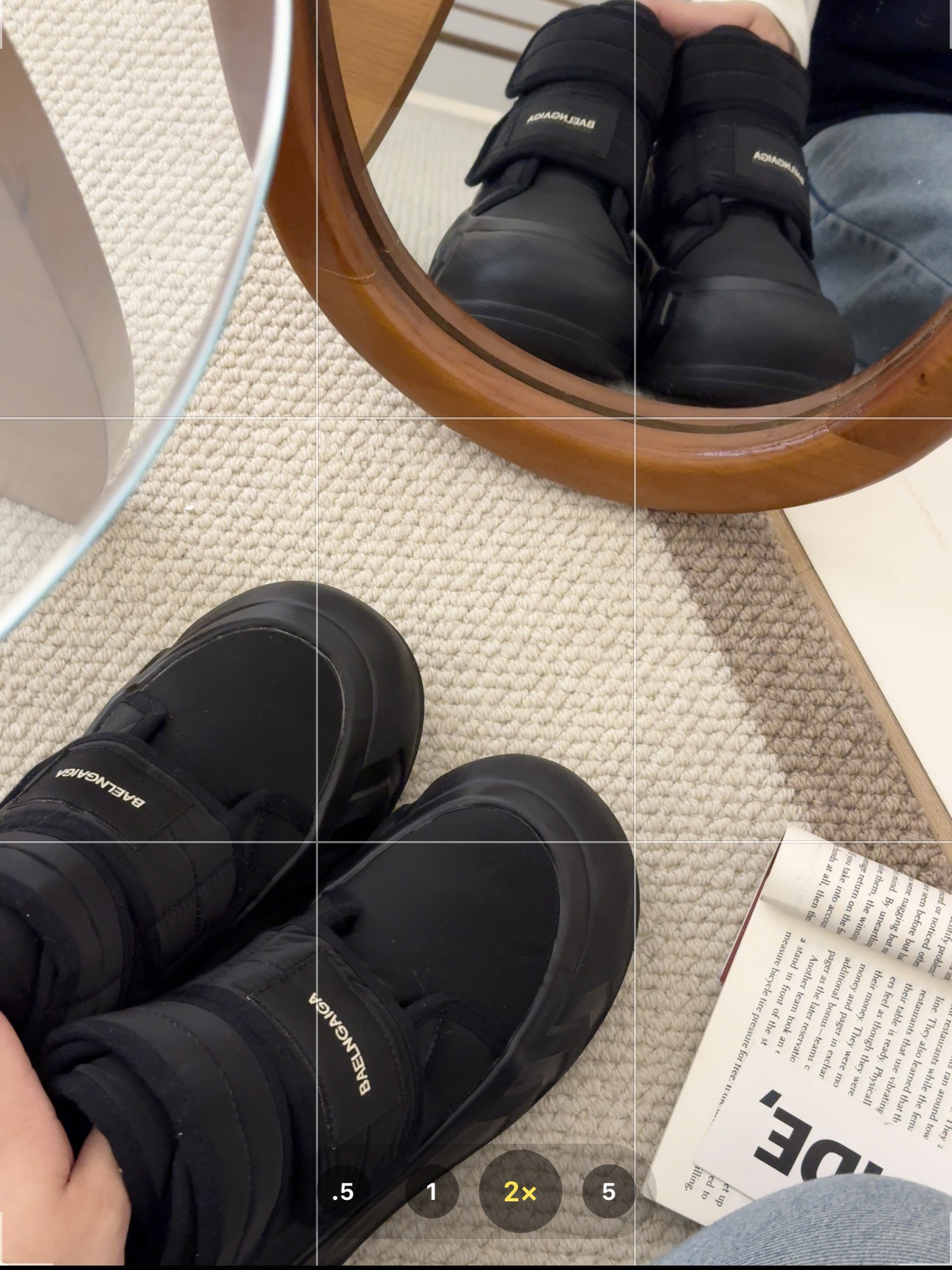 Balenciaga 雪地靴 - 超温柔で高級感溢れるデザイン