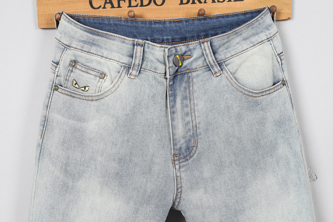 芬迪 洗水加工 男性用修身小脚デニムパンツ 高級感あふれるデザイン