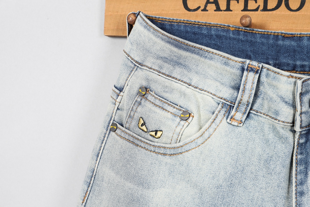 芬迪 洗水加工 男性用修身小脚デニムパンツ 高級感あふれるデザイン