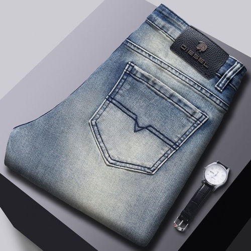 Diesel Jeans Clásicos para Hombre, Corte Recto, Diseño Lavado de Alta Calidad 1 Diesel Jeans Clásicos para Hombre, Corte Recto, Diseño Lavado de Alta Calidad