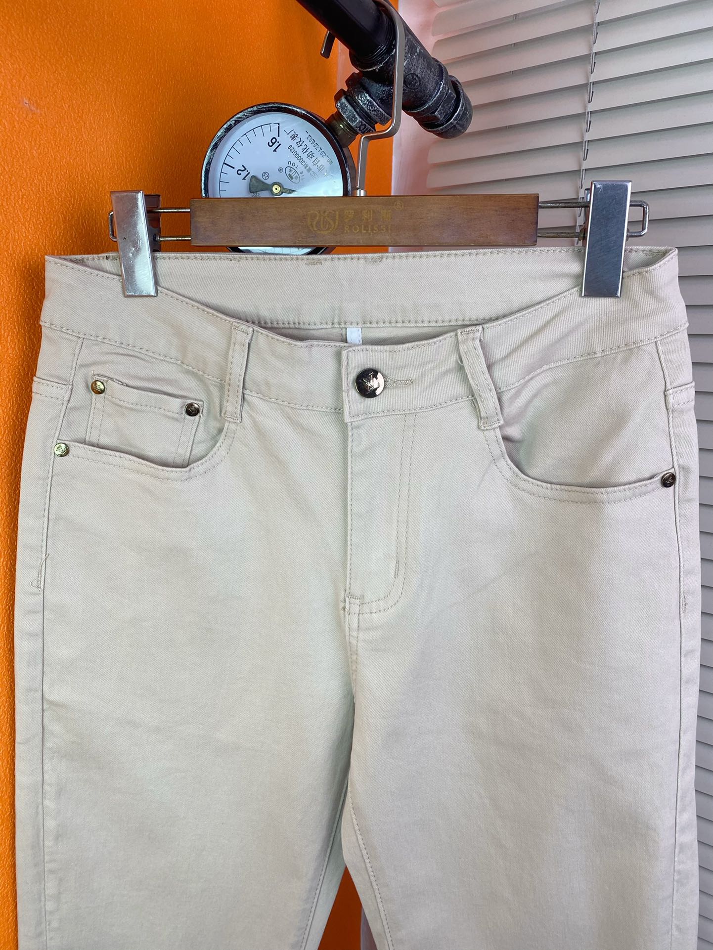 Louis Vuitton Classic Slim Fit Denim Jeans - Elegant & Comfortable 6 i1728964147 313 4