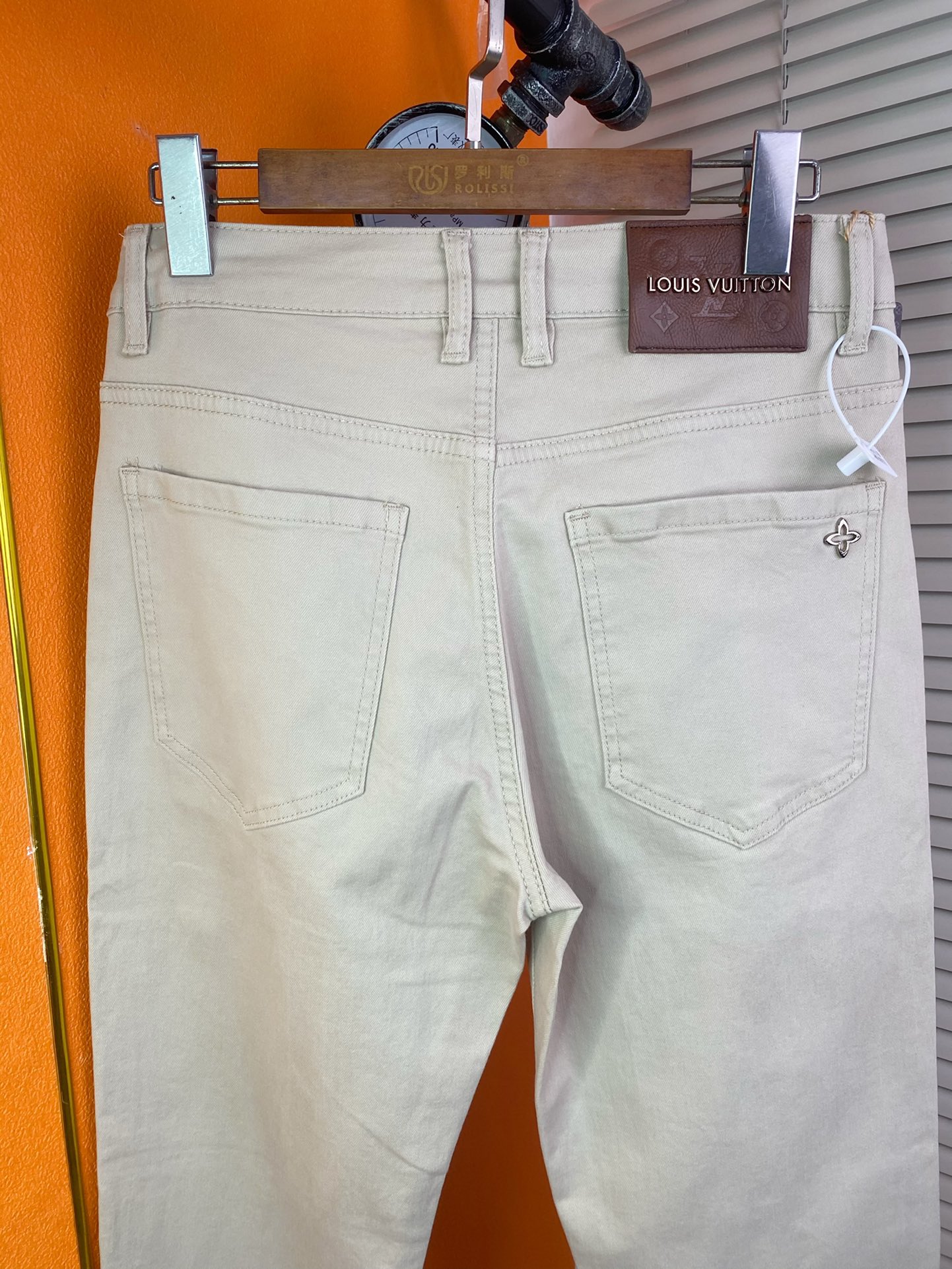 Louis Vuitton Classic Slim Fit Denim Jeans - Elegant & Comfortable 4 i1728964147 4644 3