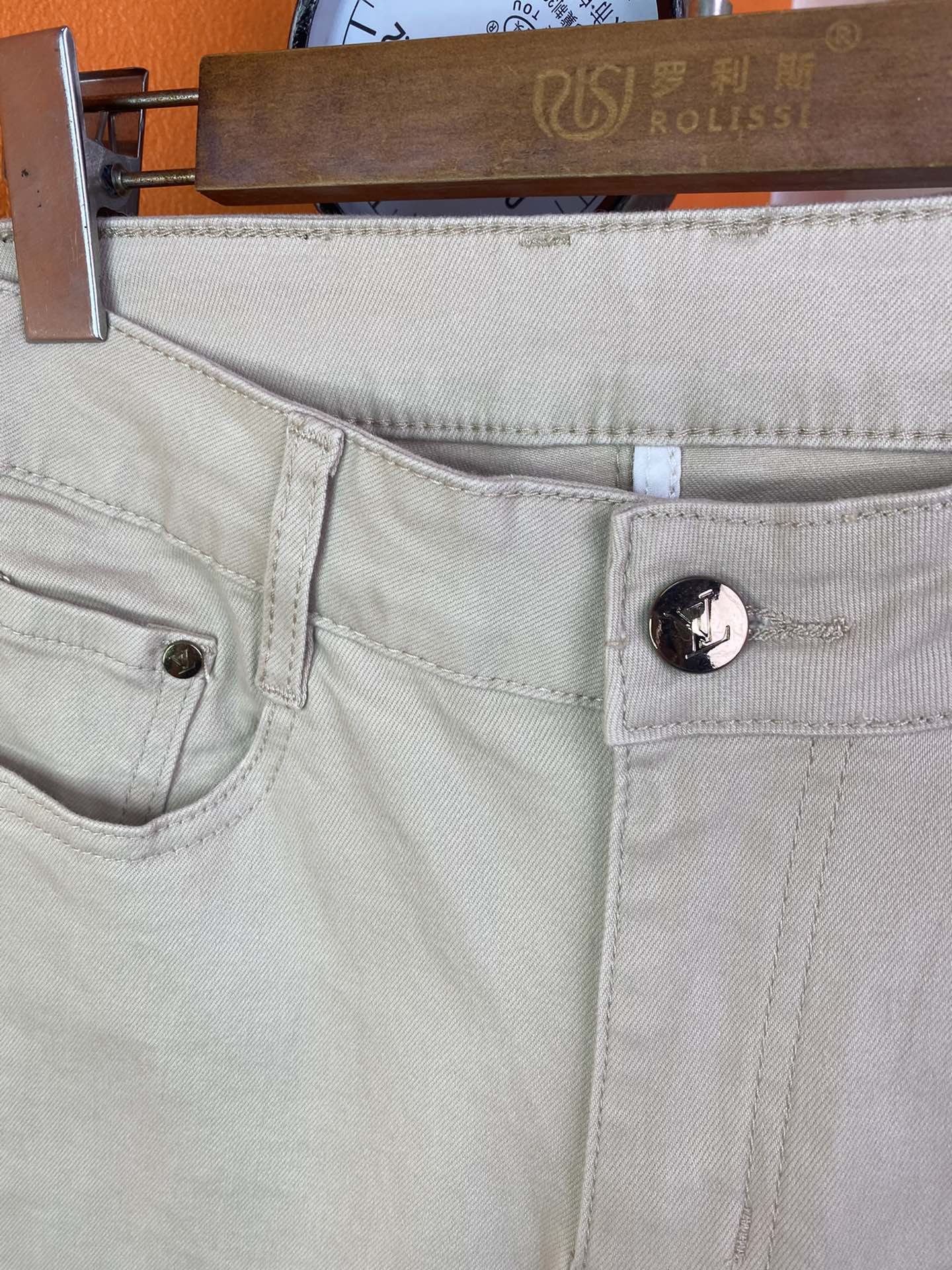 Louis Vuitton Classic Slim Fit Denim Jeans - Elegant & Comfortable 10 i1728964147 7628 5