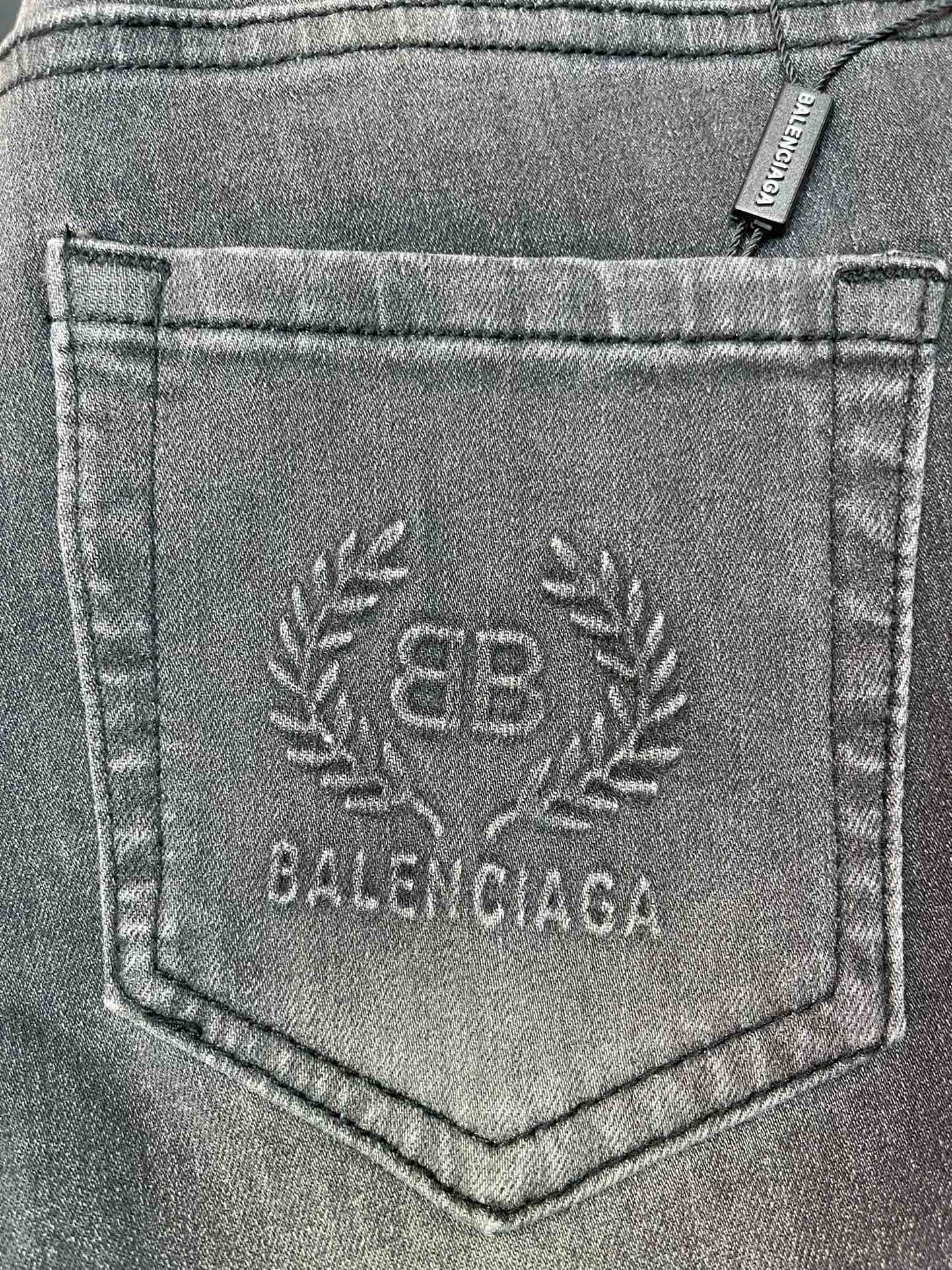 Balenciaga Men's Slim-Fit Gray Denim Jeans - Modern, Comfortable, & Stylish 7 i1730695552 9276 4