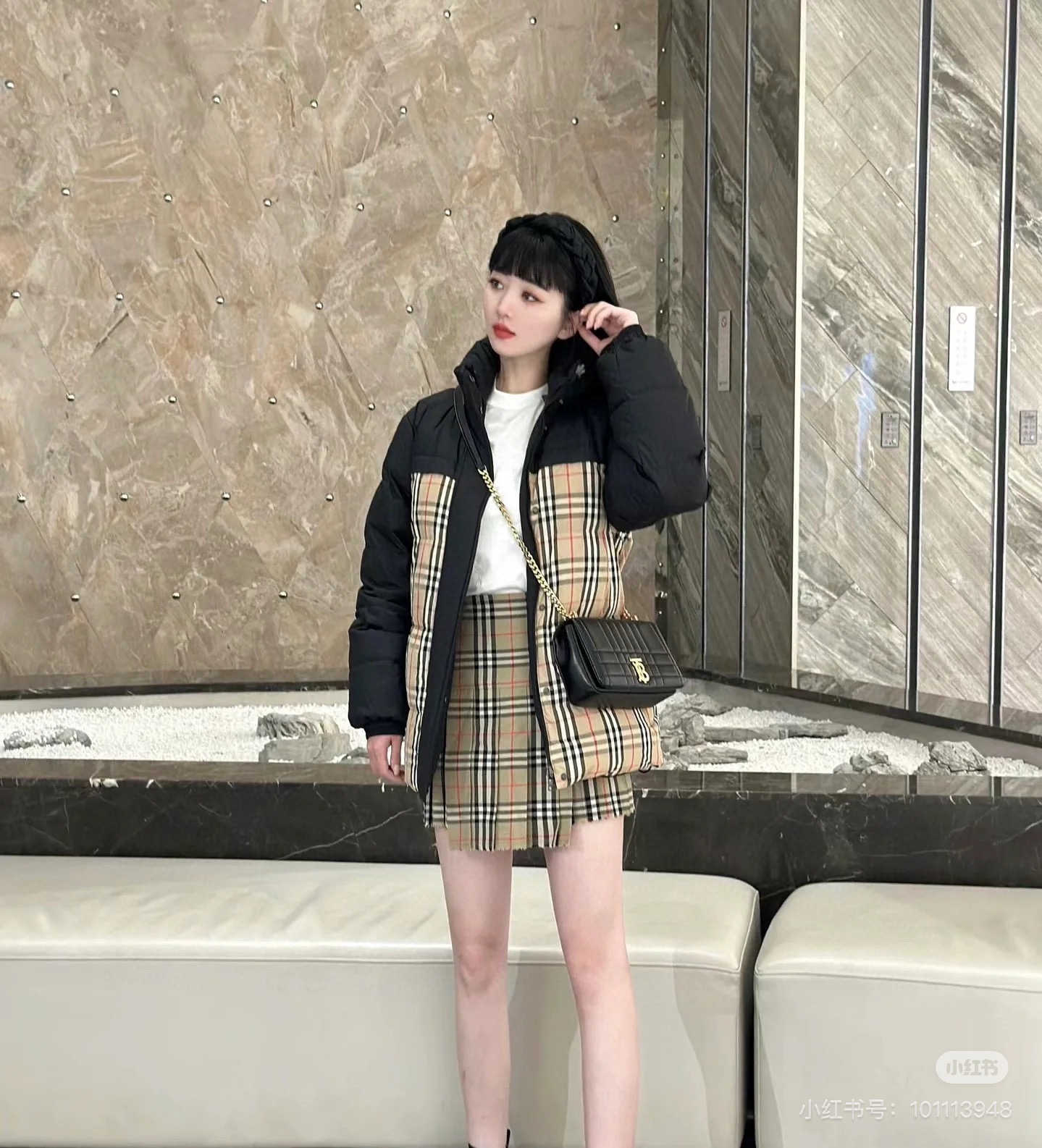 Burberry 24FW Reversible Padded Jacket in Classic Check and Black 9 i1732251129 5724 0