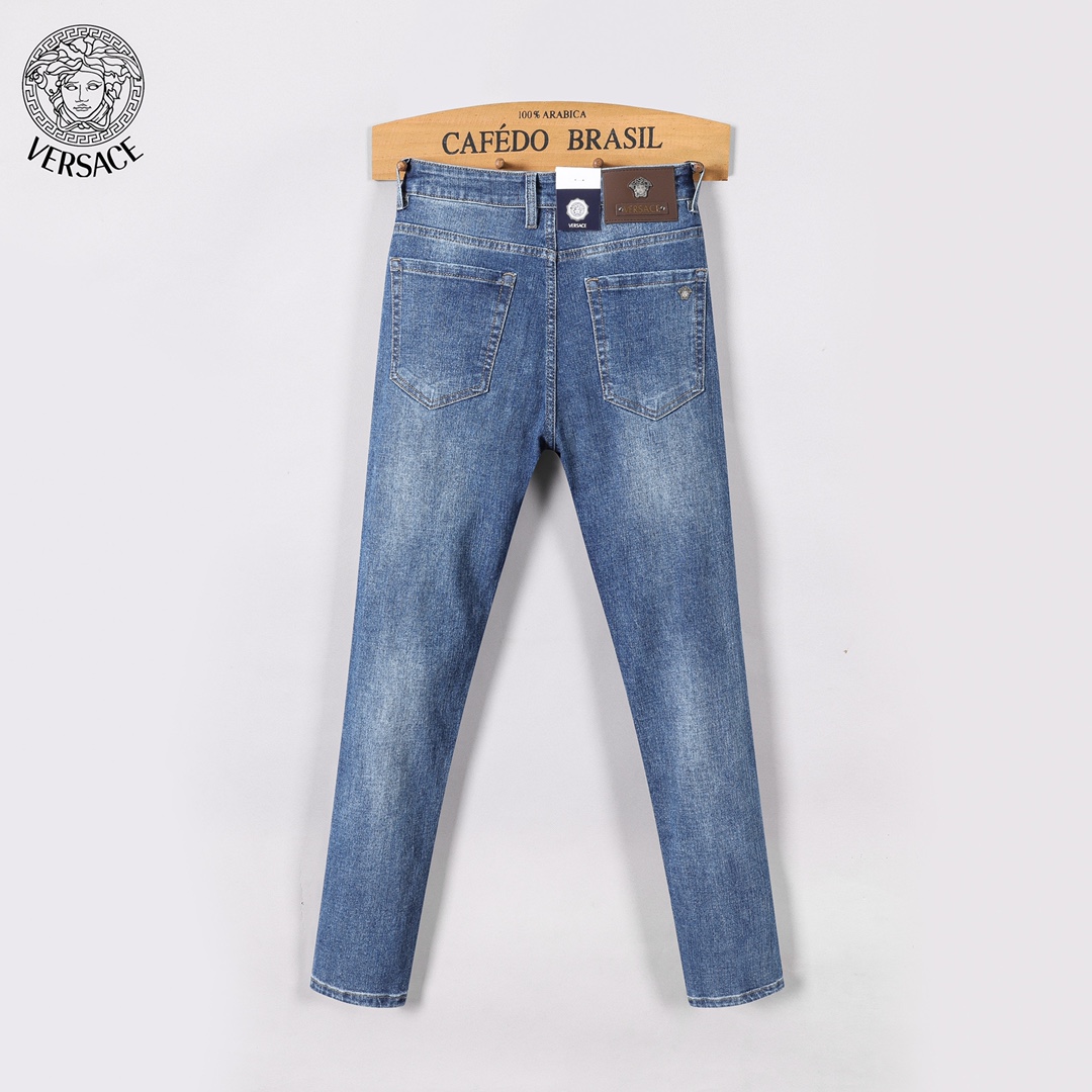 Versace Men's Slim Fit Vintage Wash Jeans - Classic Style, All Seasons 4 i1732809805 2294 6