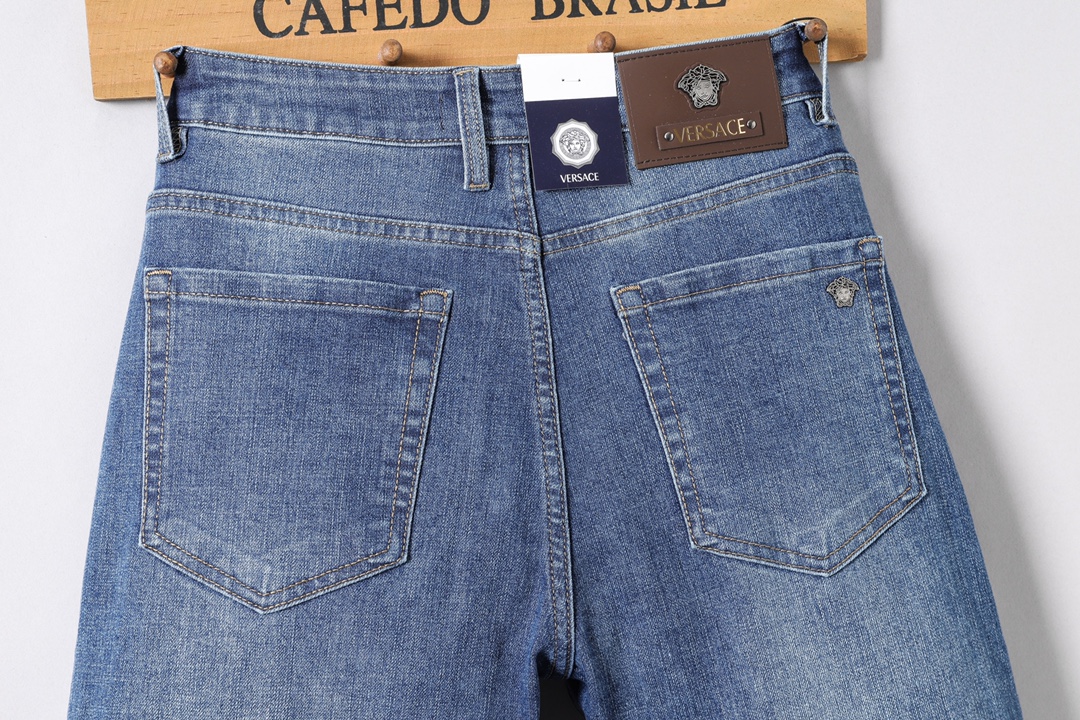 Versace Men's Slim Fit Vintage Wash Jeans - Classic Style, All Seasons 5 i1732809805 8881 7