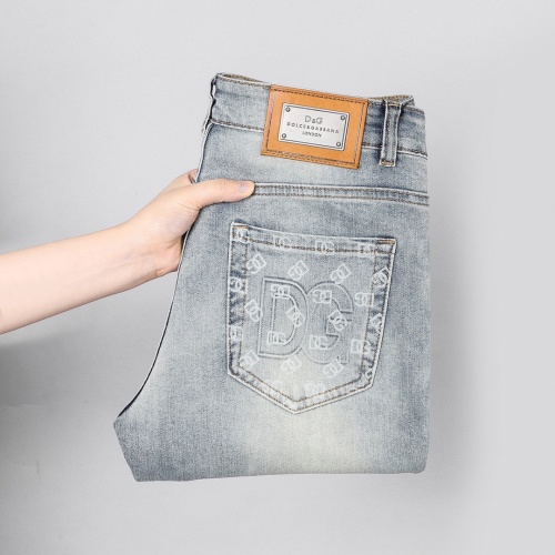 Dolce&Gabbana Jean Slim Délavé Homme - Confort et Style Intemporel 1 Dolce&Gabbana Jean Slim Délavé Homme - Confort et Style Intemporel