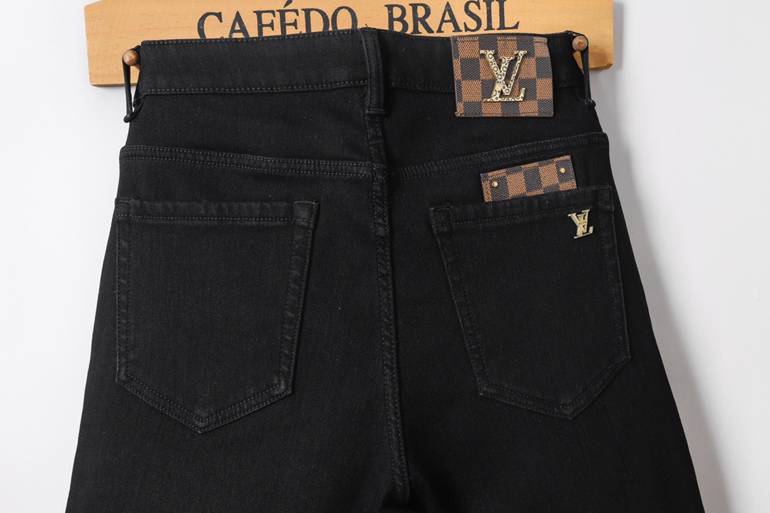 LV 秋冬加绒加厚洗水復古男士修身小脚牛仔裤