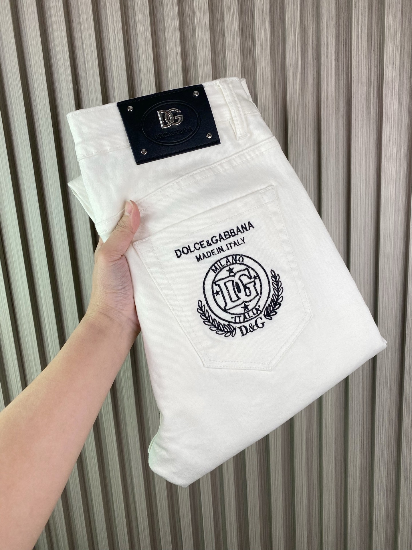 NO:438349,Classic big brand D&G summer thin new style jeans, stretch-foot pants, trendy slim-fitting and slim-fitting pants, high-end and atmospheric styles and fashionable versatile items!  A must-have artifact for street bombing!  Number of codes 28-38, Dolce & Gabbana, jeans, alexander wang19860909经典大牌D&G夏季薄新款牛仔裤 弹力小脚裤长裤潮款 修身显瘦小脚裤,高档大气款式时尚百搭单品！炸街必备神器！码数28——38,,Dolce&Gabbana,jeans,alexander wang,Men's clothing