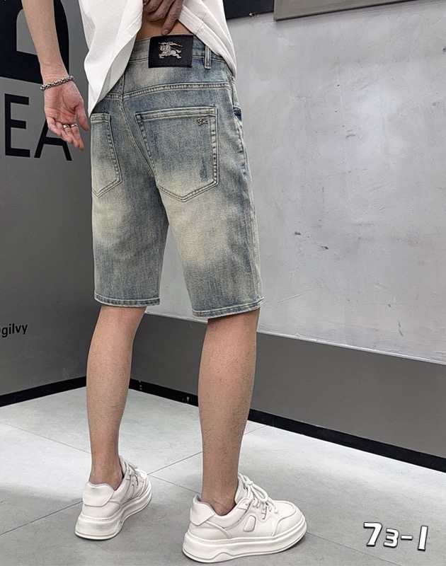 NO:442165,Trendy new shorts Burberry summer wash jeans mid-pants Classic retro wash craftsmanship, five-point shorts style shows high-end texture, and the fabric is slightly stretchy, soft and comfortable!  The slim fit design is very easy to match!  Number of codes 28-38!  ,burberry,shorts,jeans,alexander wang19860909潮流新款短裤 巴宝莉夏季洗水牛仔裤中裤 经典复古洗水工艺,五分短裤版型尽显高级质感,面料微弹力柔软舒适！修身版型设计非常好搭配！码数28—38 ！,,burberry,shorts,jeans,alexander wang,Men's clothing