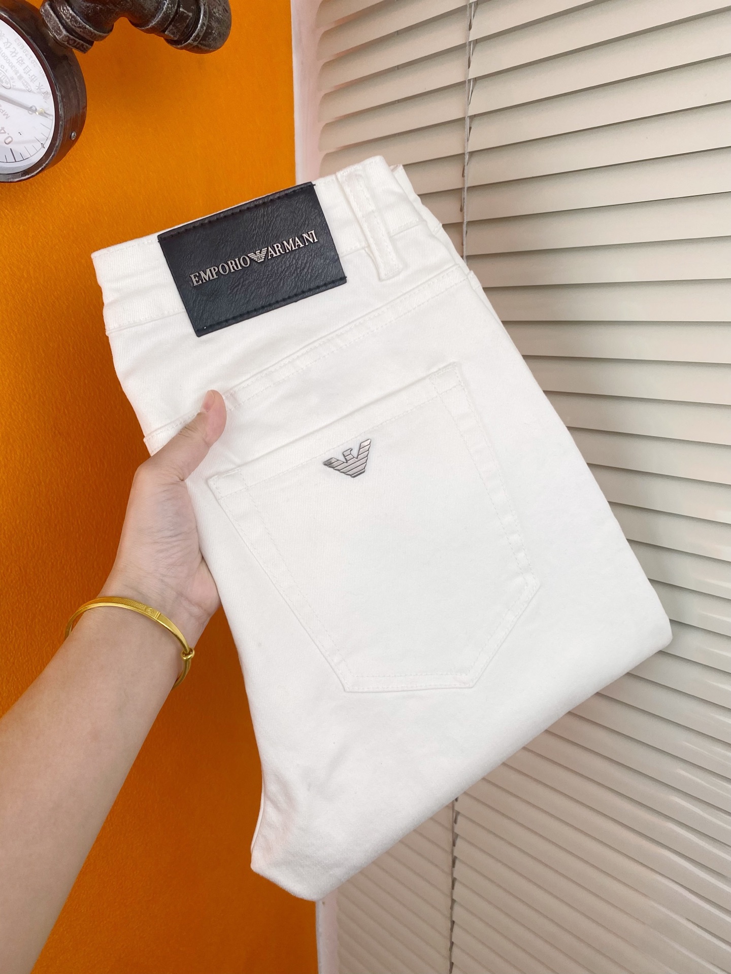 NO:443810,Trendy men's big-name jeans Prada men's trousers Korean style slim small foot jeans, slightly stretchy summer thin high-end pure cotton denim fabric, exquisite and delicate inner details. Exquisite workmanship and high-end order!  Hot products.28-38, prada, jeans, alexander wang19860909潮流男装大牌牛仔裤普拉达男士长裤韩版显瘦小脚牛仔裤,微弹力夏薄款高级纯棉牛仔面料,内里细节精致细腻.做工精美高货单！爆款.28——38,,prada,jeans,alexander wang,Men's clothing