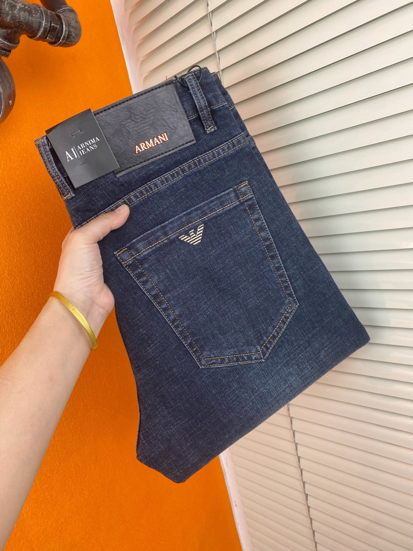 NO:443777,Trendy men's big-name jeans Armani men's trousers Korean style slim small foot jeans, slightly stretchy four-season high-end pure cotton denim fabric, exquisite and delicate inner details. Exquisite workmanship and high-end order!  Hot products.29-40, Armani,jeans,alexander wang19860909潮流男装大牌牛仔裤阿玛尼男士长裤韩版显瘦小脚牛仔裤,微弹力四季款高级纯棉牛仔面料,内里细节精致细腻.做工精美高货单！爆款.29——40,,armani,jeans,alexander wang,Men's clothing