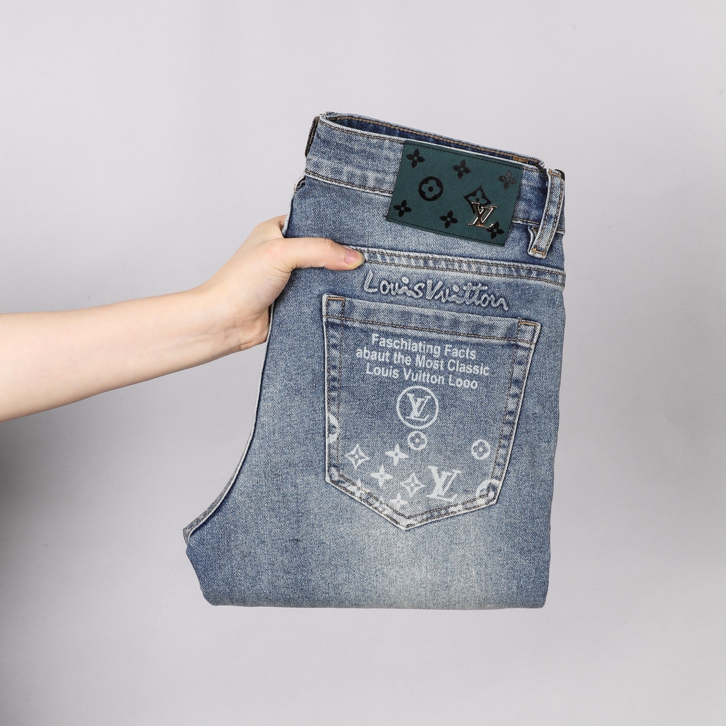Louis Vuitton Men's Slim Fit Denim Jeans - Fashionable & Comfortable 2 i1746029204337 9696 0 0