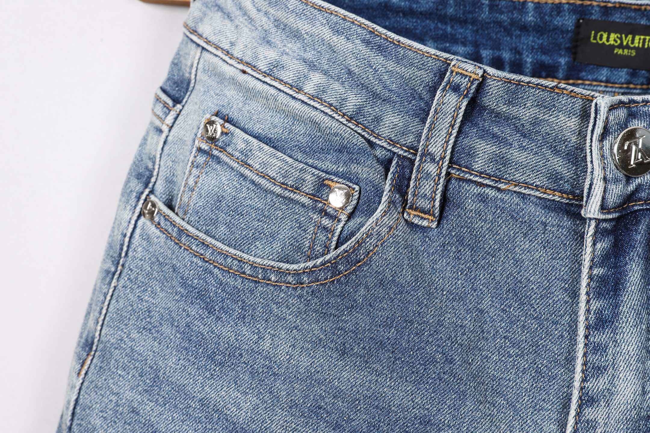 Louis Vuitton Men's Slim Fit Denim Jeans - Fashionable & Comfortable 8 i1746029204698 9592 0 5