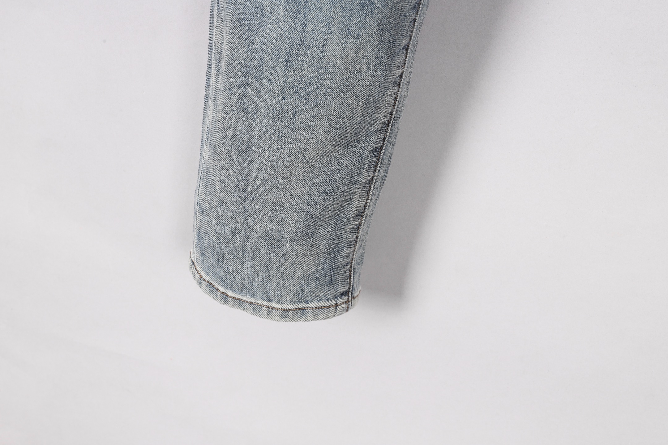 Chrome Hearts Men's Fashionable Denim Jeans - Slim Fit, Sizes 28-38 5 i1746029483882 7096 0 3