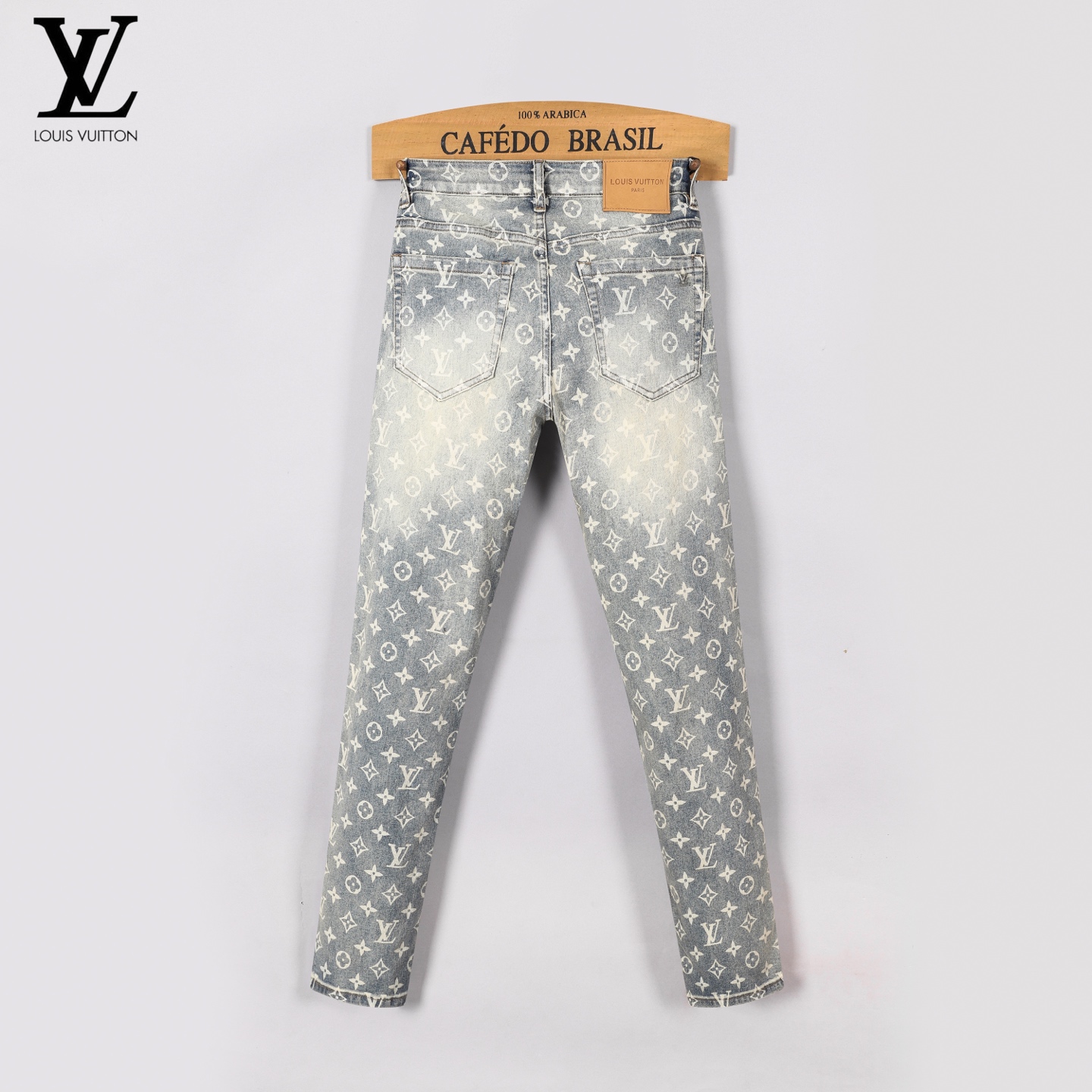 Louis Vuitton Men's Slim Fit Denim Jeans - Stylish & Comfortable 4 i1746029591359 2424 0 2