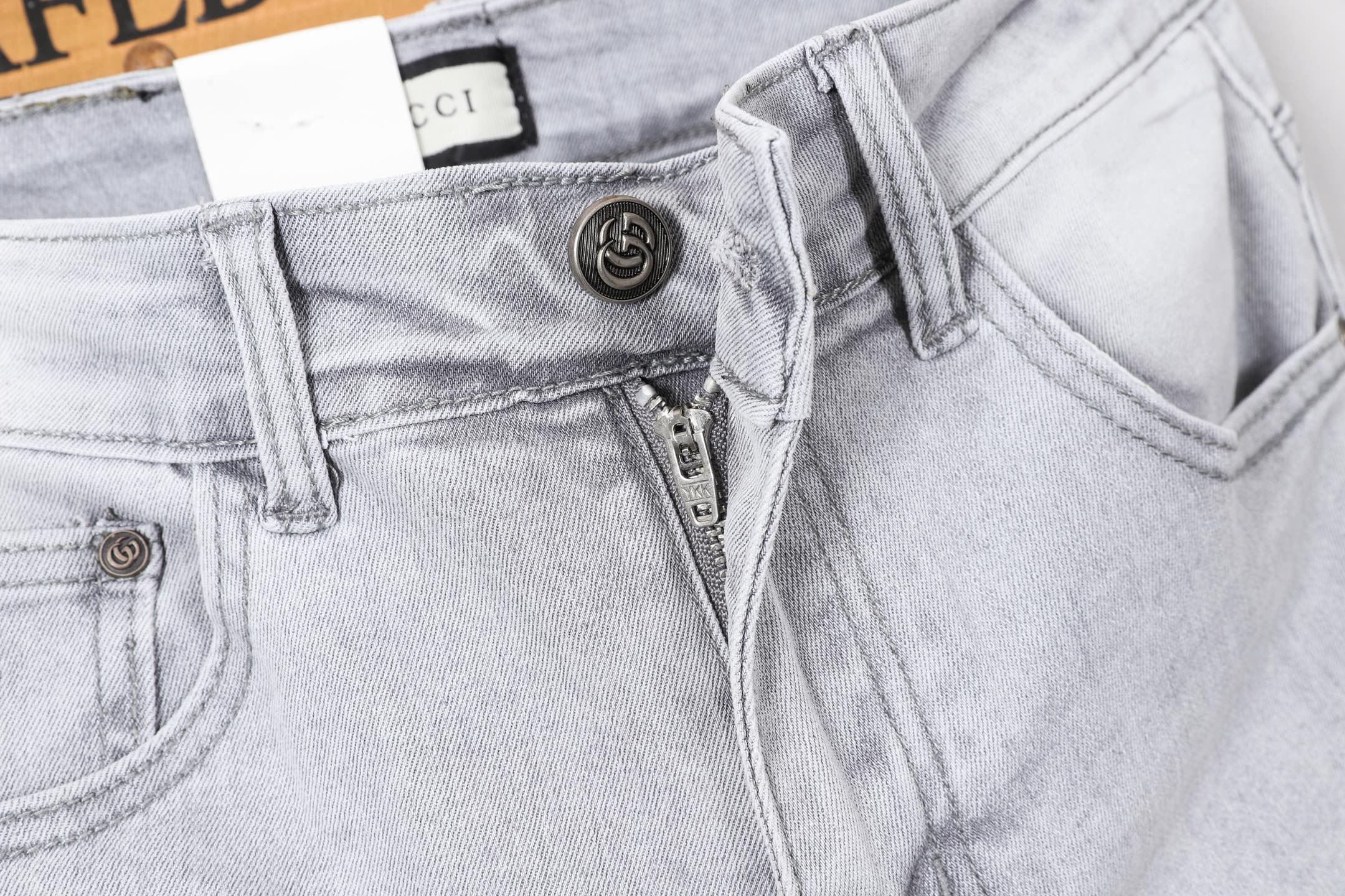 Gucci Men's Slim-Fit Light Gray Wash Jeans, Fashionable and Comfortable 5 i1746029660216 2384 0 3
