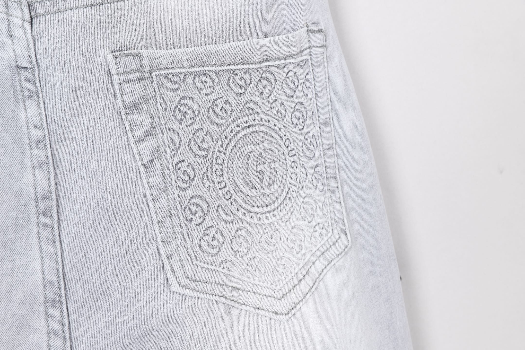 Gucci Men's Slim-Fit Light Gray Wash Jeans, Fashionable and Comfortable 6 i1746029660258 3391 0 4