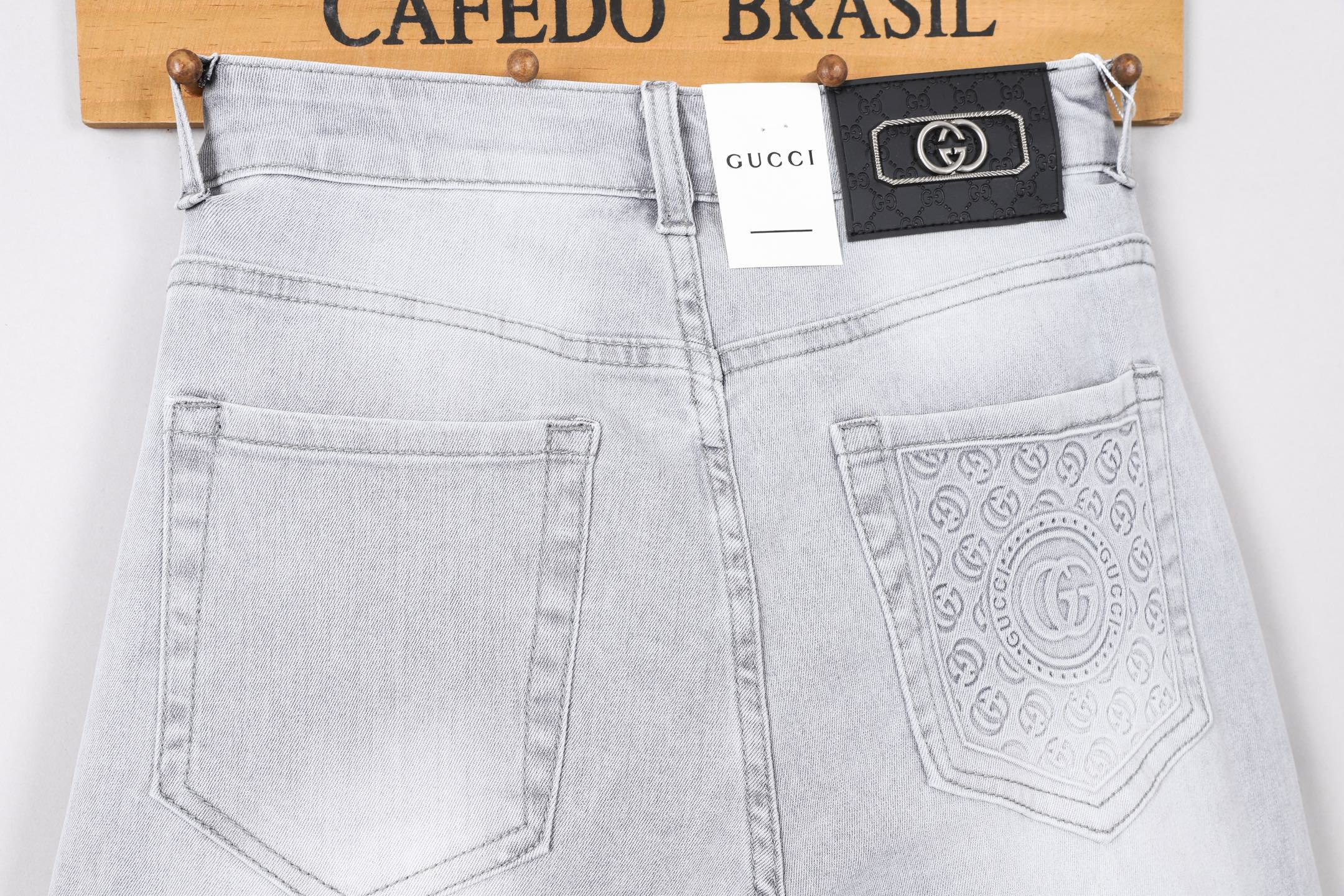 Gucci Men's Slim-Fit Light Gray Wash Jeans, Fashionable and Comfortable 9 i1746029660299 1427 0 7