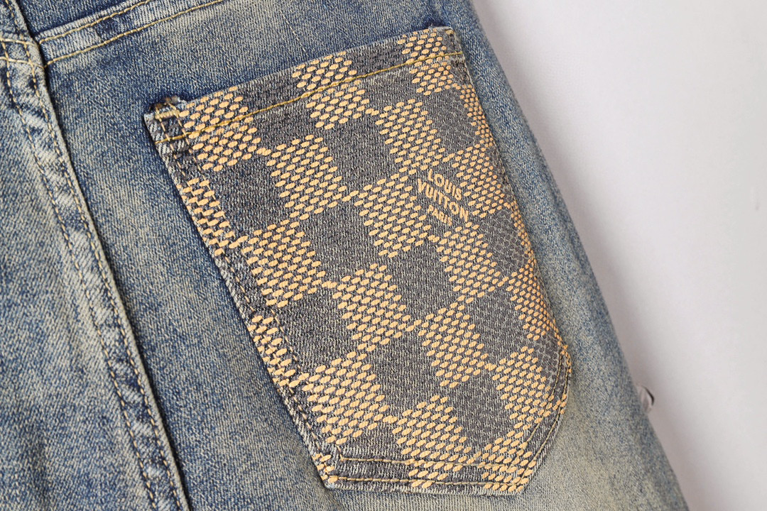 Louis Vuitton Men's Slim-Fit Jeans - Elegant Design, Comfortable Stretch Denim 5 i1746029706352 9390 0 4