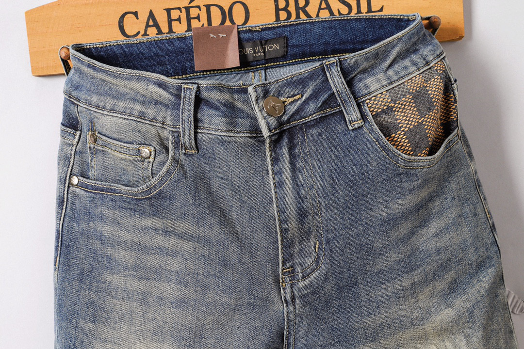 Louis Vuitton Men's Slim-Fit Jeans - Elegant Design, Comfortable Stretch Denim 10 i1746029706354 2531 0 8