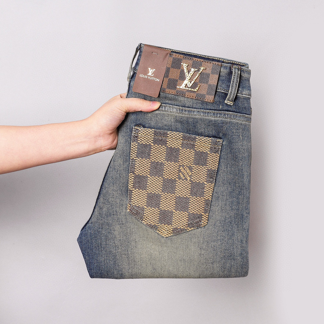 Louis Vuitton Men's Slim-Fit Jeans - Elegant Design, Comfortable Stretch Denim 2 i1746029707333 9183 0 0