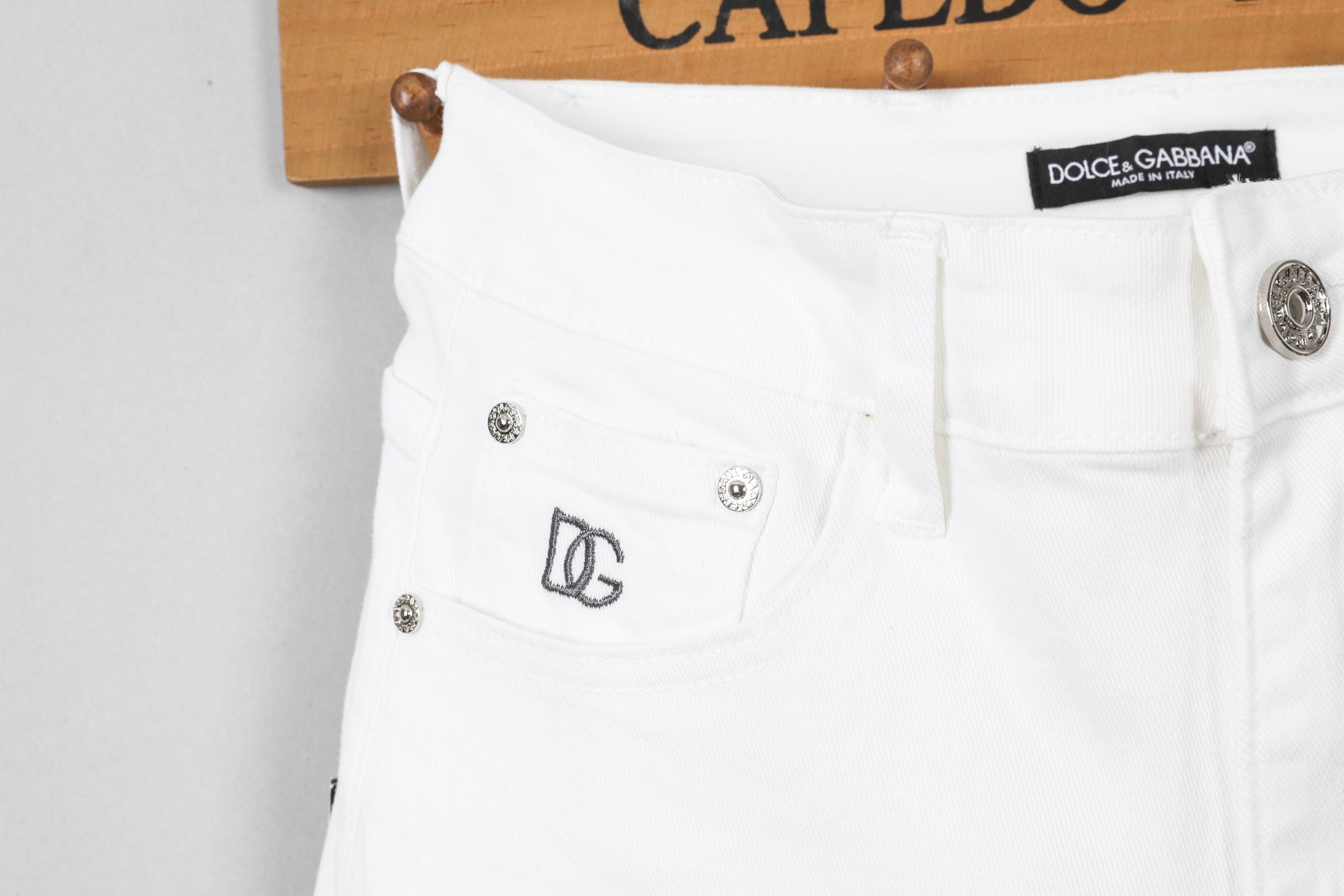 Dolce & Gabbana White Denim Jeans, Slim Fit, Embroidered Logo, Sizes 29-38 8 i1746029771308 6083 0 7