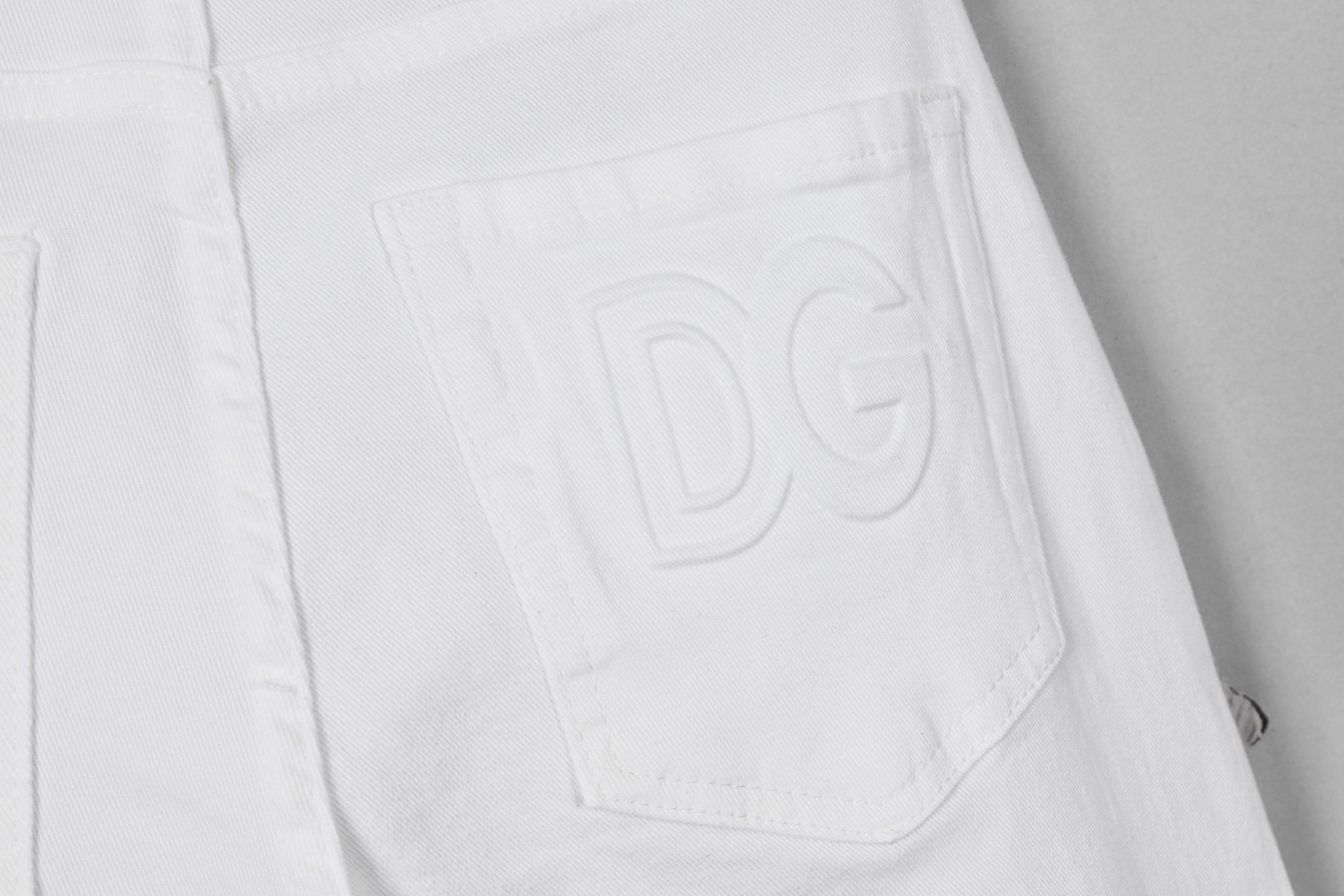 Dolce & Gabbana White Denim Jeans, Slim Fit, Embroidered Logo, Sizes 29-38 9 i1746029920634 4045 0 8