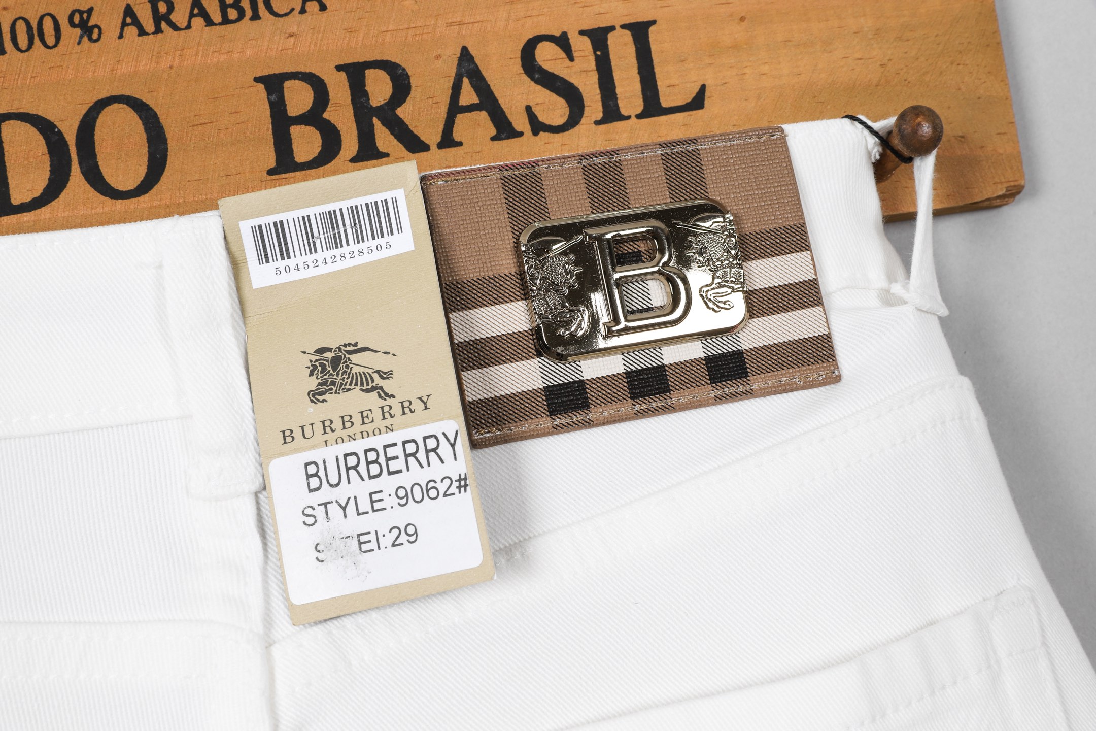 Burberry Men's Slim-Fit Stretch Denim Jeans, Elegant Design, All-Season Style 9 i1746030086111 8429 0 7