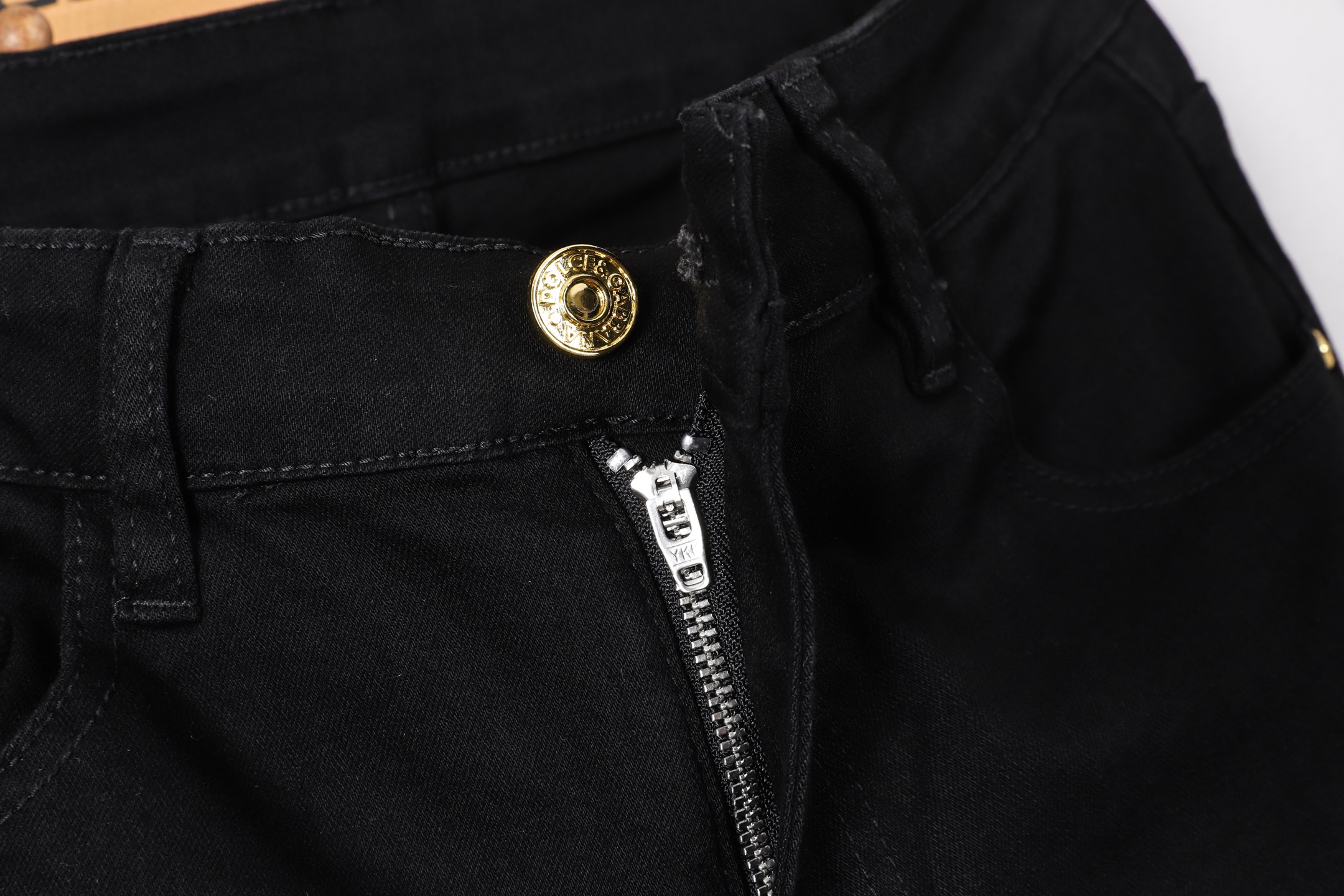 Dolce&Gabbana Men's Slim-Fit Black Jeans | Elegant Design & Comfortable Stretch 8 i1746030159017 6460 0 6