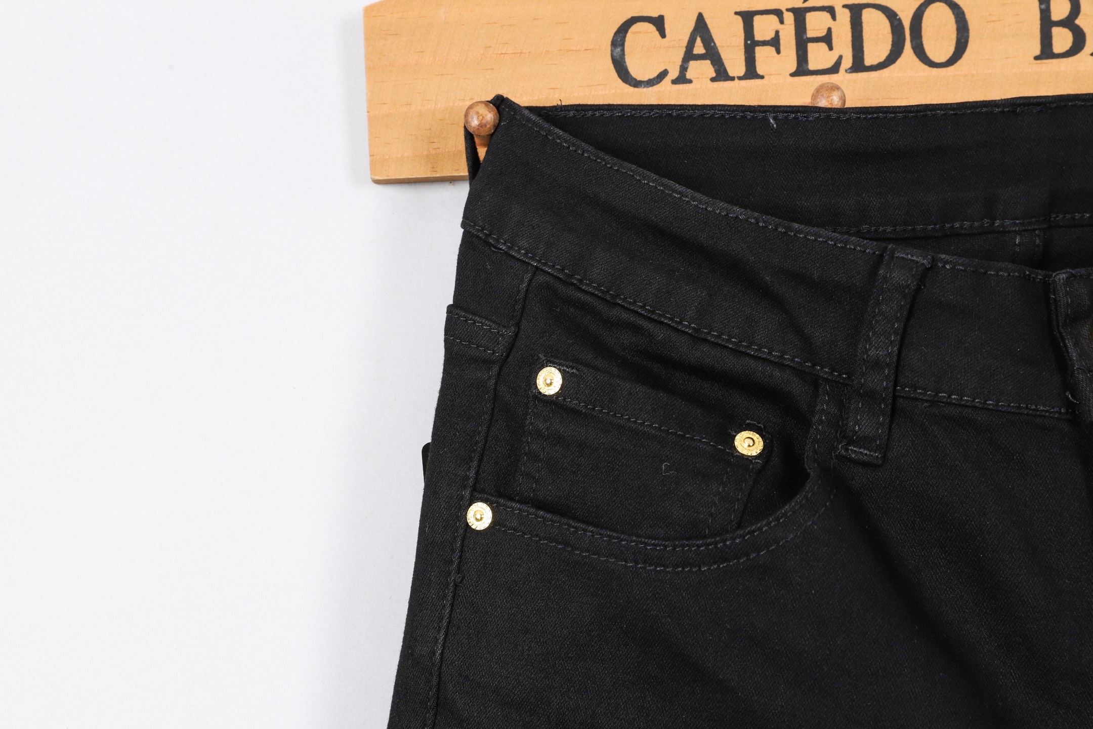 Dolce&Gabbana Men's Slim-Fit Black Jeans | Elegant Design & Comfortable Stretch 7 i1746030159171 5219 0 5