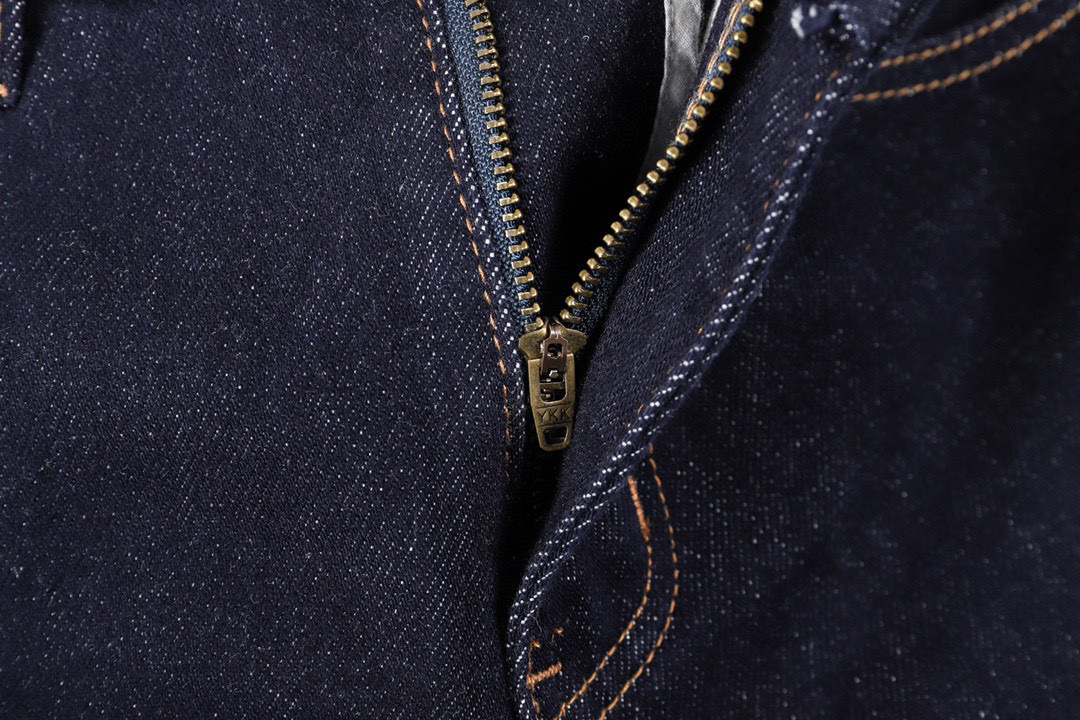 Loewe Men's Slim-Fit Dark Wash Jeans: Modern Style, Comfortable Denim 6 i1746030259638 1570 0 4