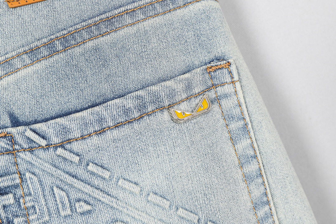 Fendi Men's Slim-Fit Light Wash Denim Jeans - Stylish & Comfortable 6 i1746030280575 9545 0 4