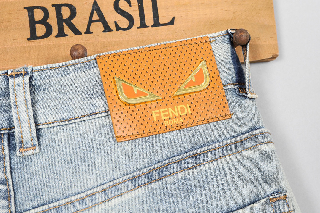 Fendi Men's Slim-Fit Light Wash Denim Jeans - Stylish & Comfortable 9 i1746030281081 9341 0 8
