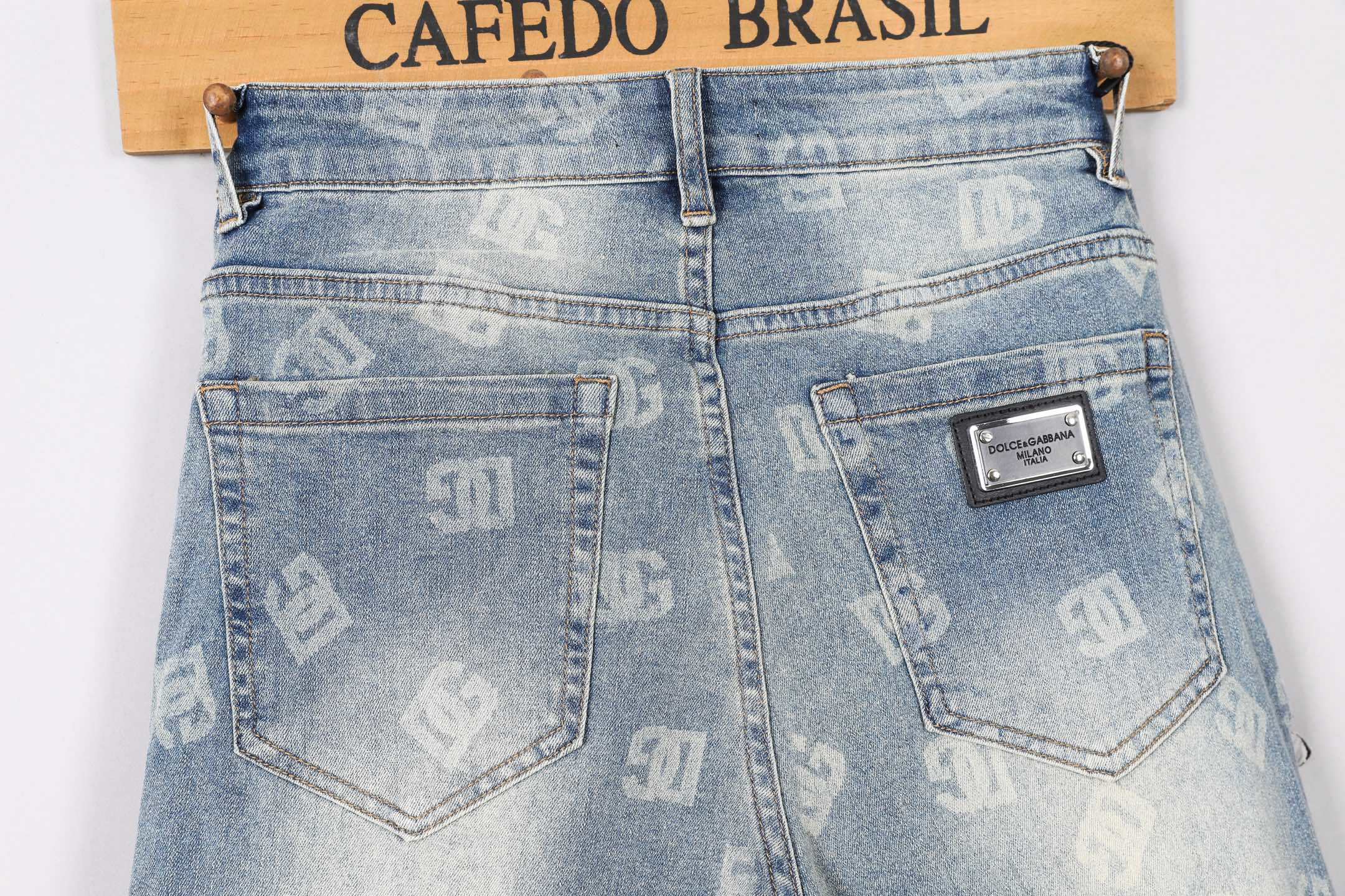 Dolce & Gabbana Men's Slim-Fit Jeans in Light Wash with Logo Pattern 10 i1746030312925 5103 0 8