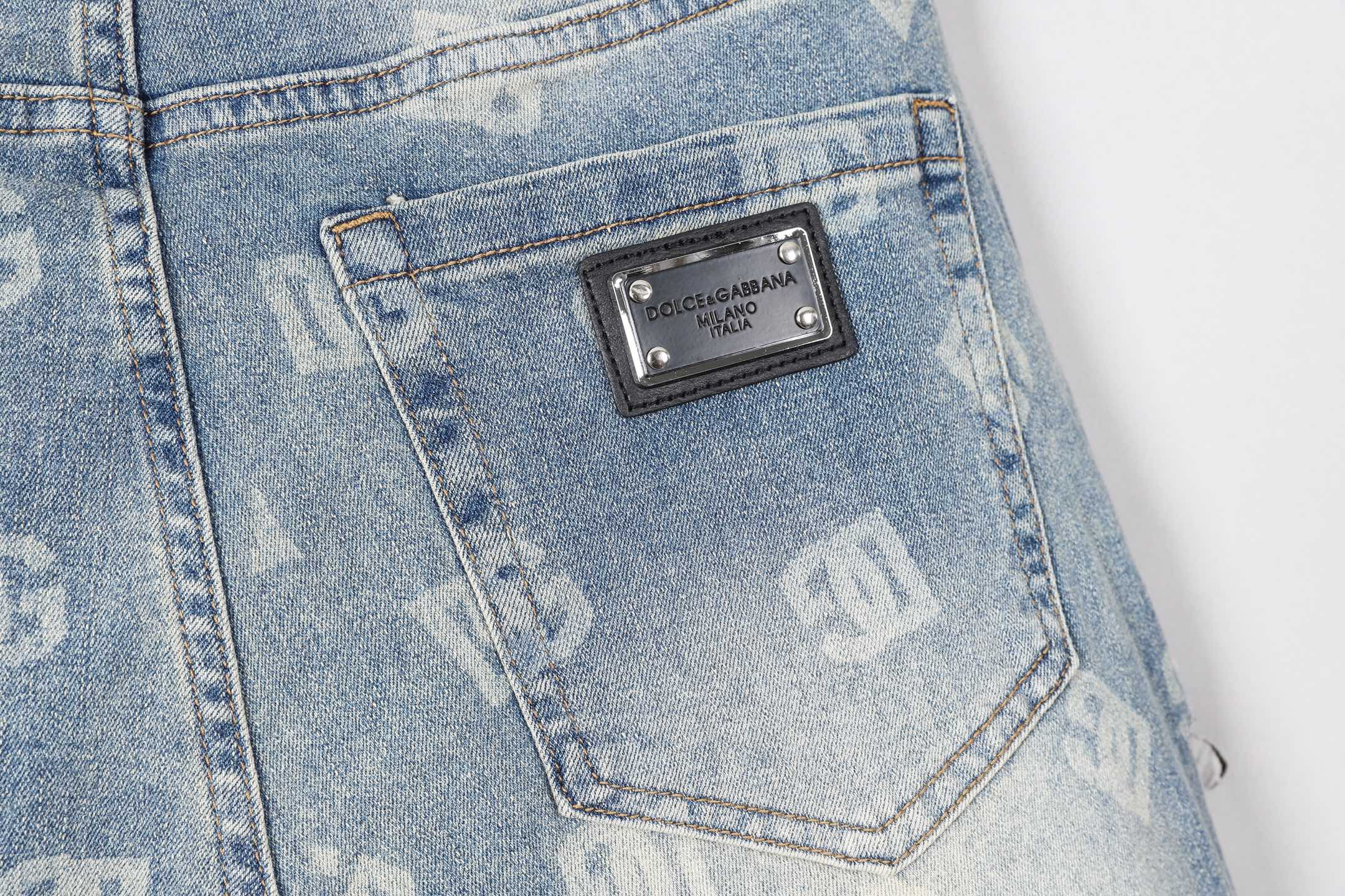 Dolce & Gabbana Men's Slim-Fit Jeans in Light Wash with Logo Pattern 8 i1746030315620 4564 0 6