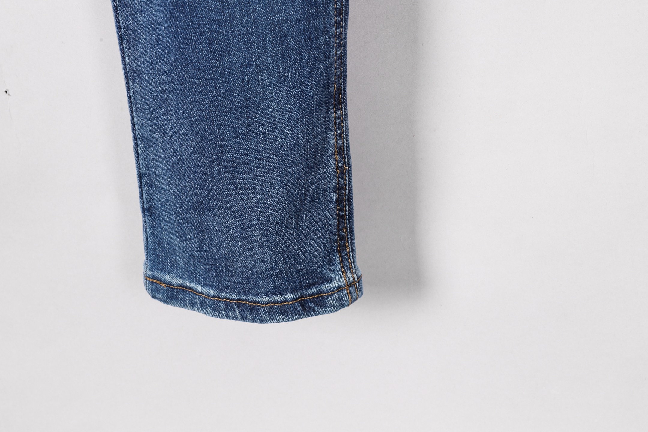 Moncler Men's Slim-Fit Stretch Denim Jeans | Stylish & Comfortable (Sizes 28-40) 9 i1746030442370 1578 0 8
