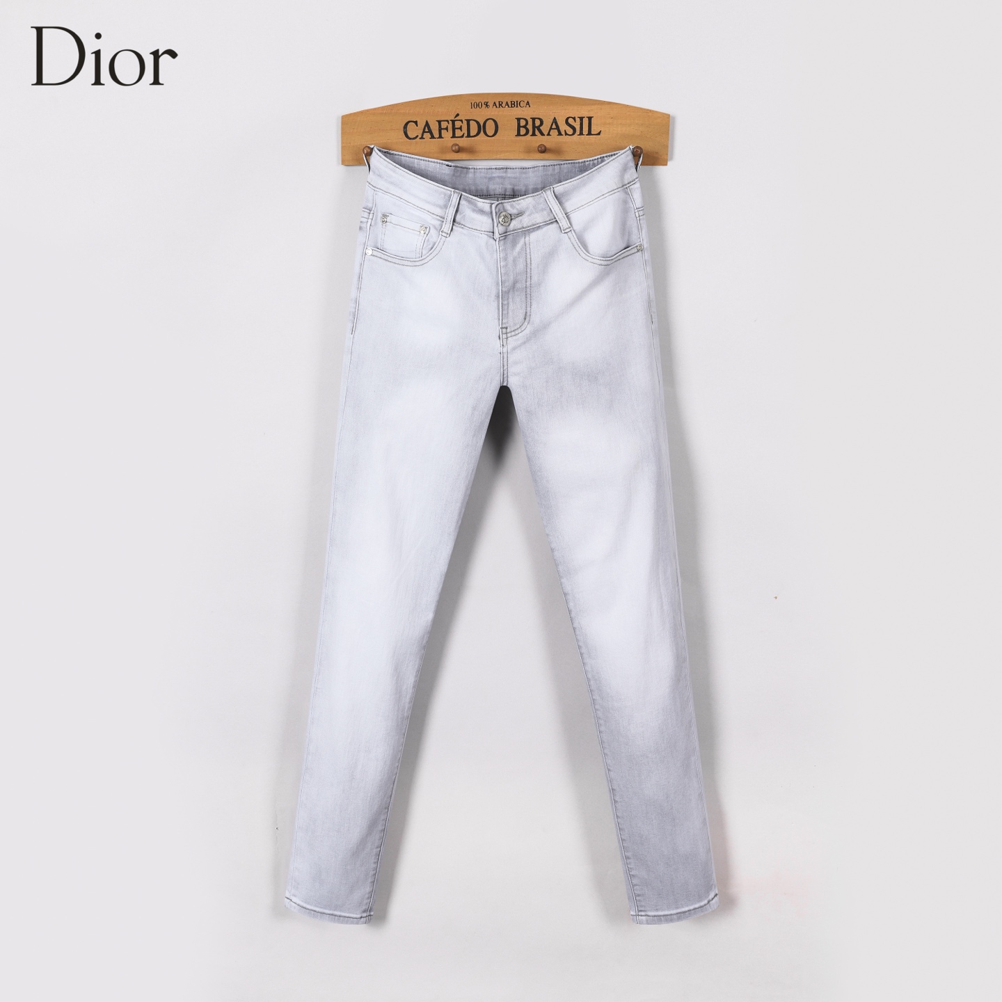 Dior Men's Slim-Fit Denim Jeans, Elegant Wash, Comfortable & Breathable 3 i1746030559091 4043 0 1