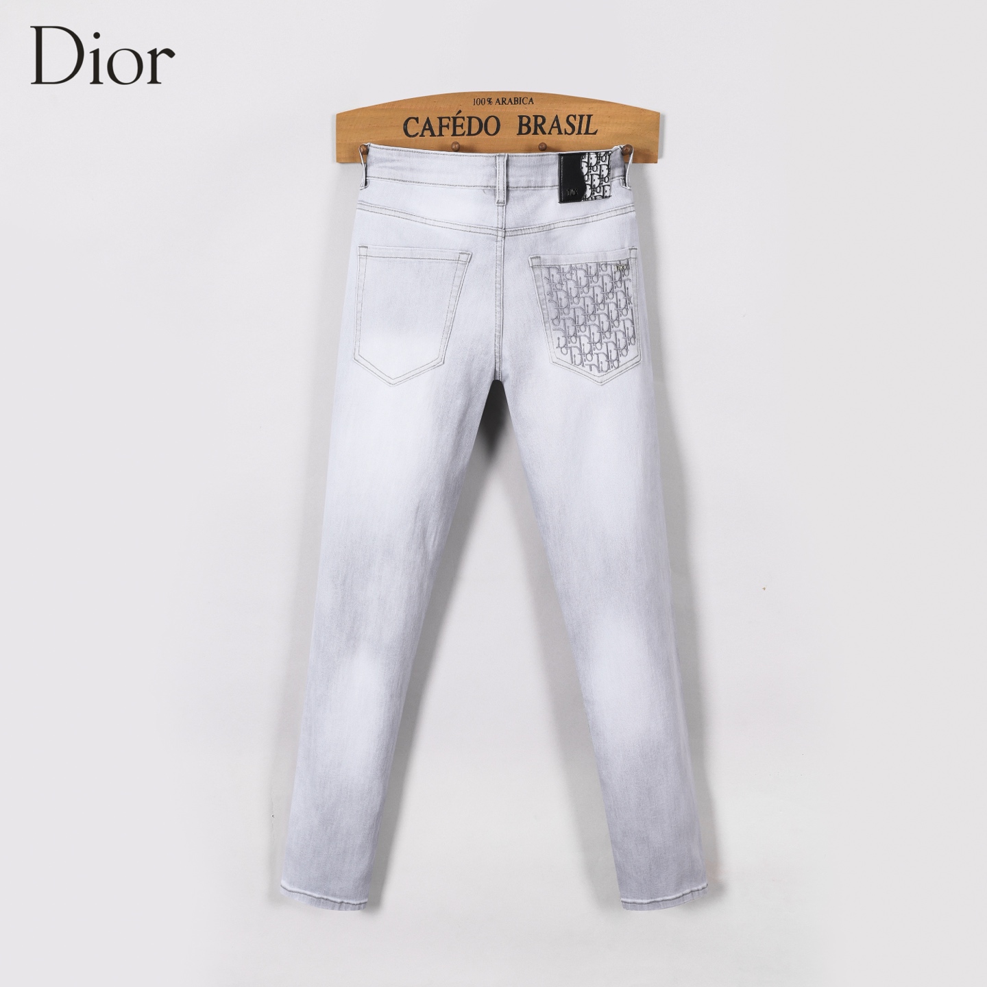 Dior Men's Slim-Fit Denim Jeans, Elegant Wash, Comfortable & Breathable 4 i1746030559134 6972 0 2