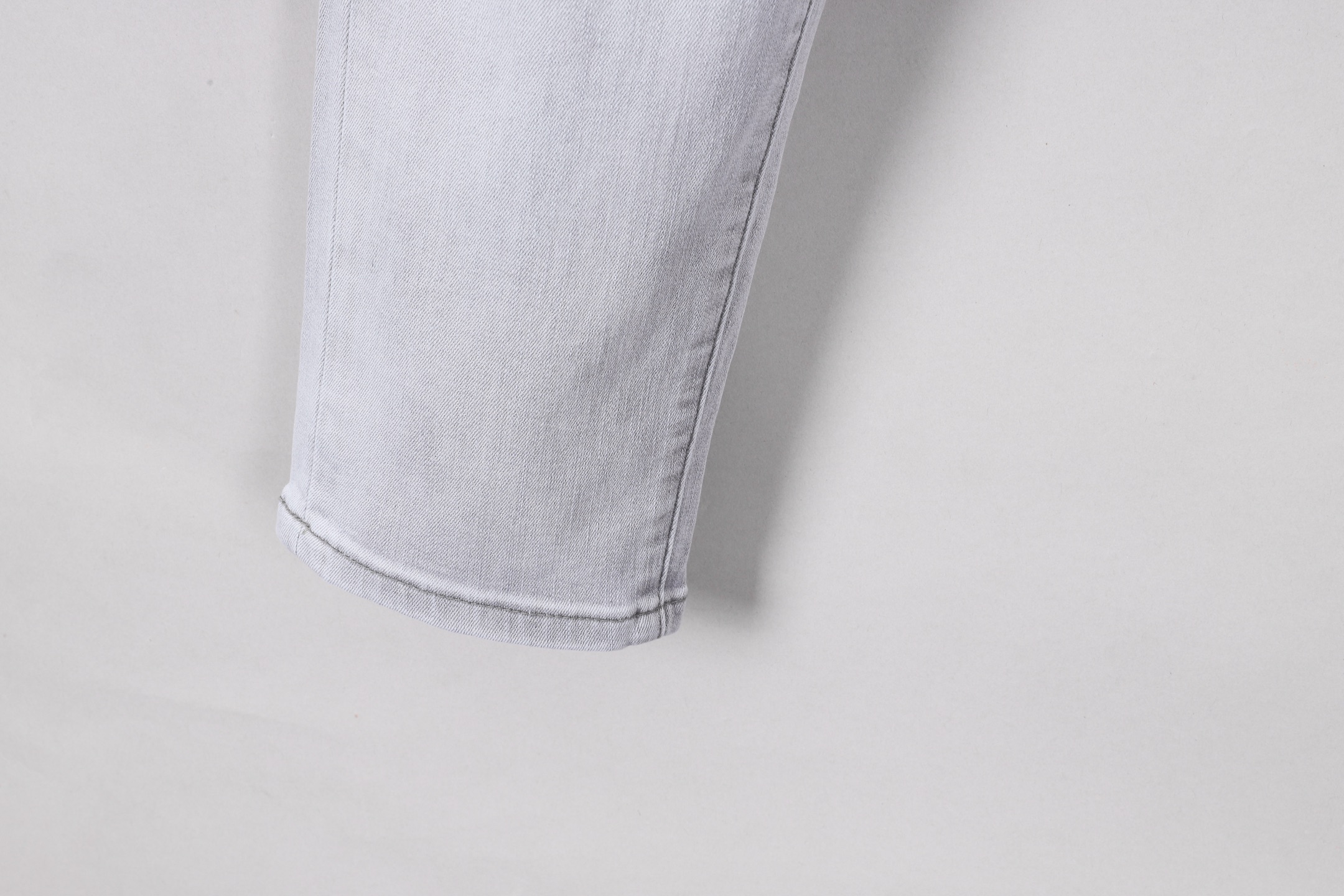 Dior Men's Slim-Fit Denim Jeans, Elegant Wash, Comfortable & Breathable 9 i1746030561437 9464 0 7