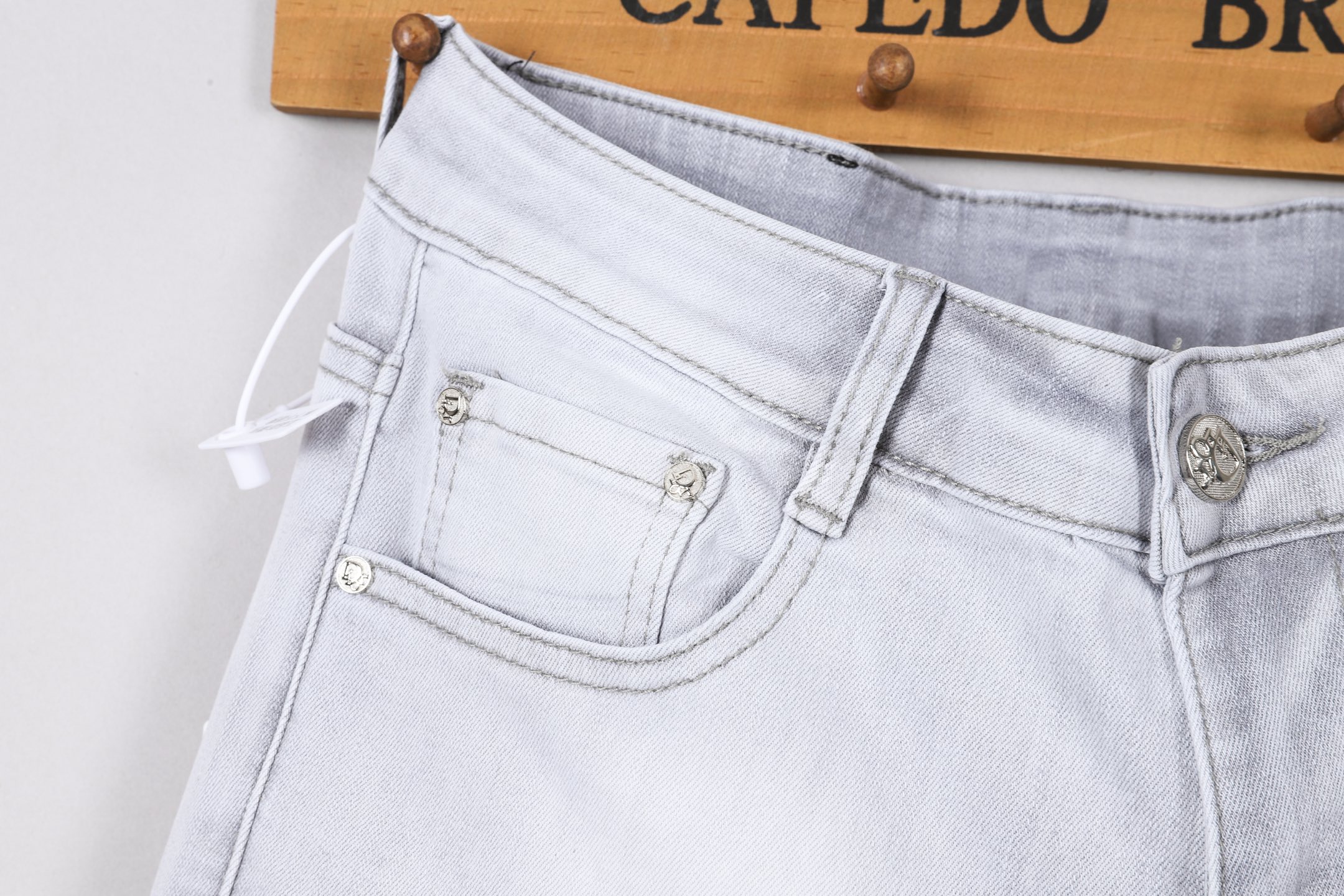 Dior Men's Slim-Fit Denim Jeans, Elegant Wash, Comfortable & Breathable 5 i1746030561513 7604 0 3