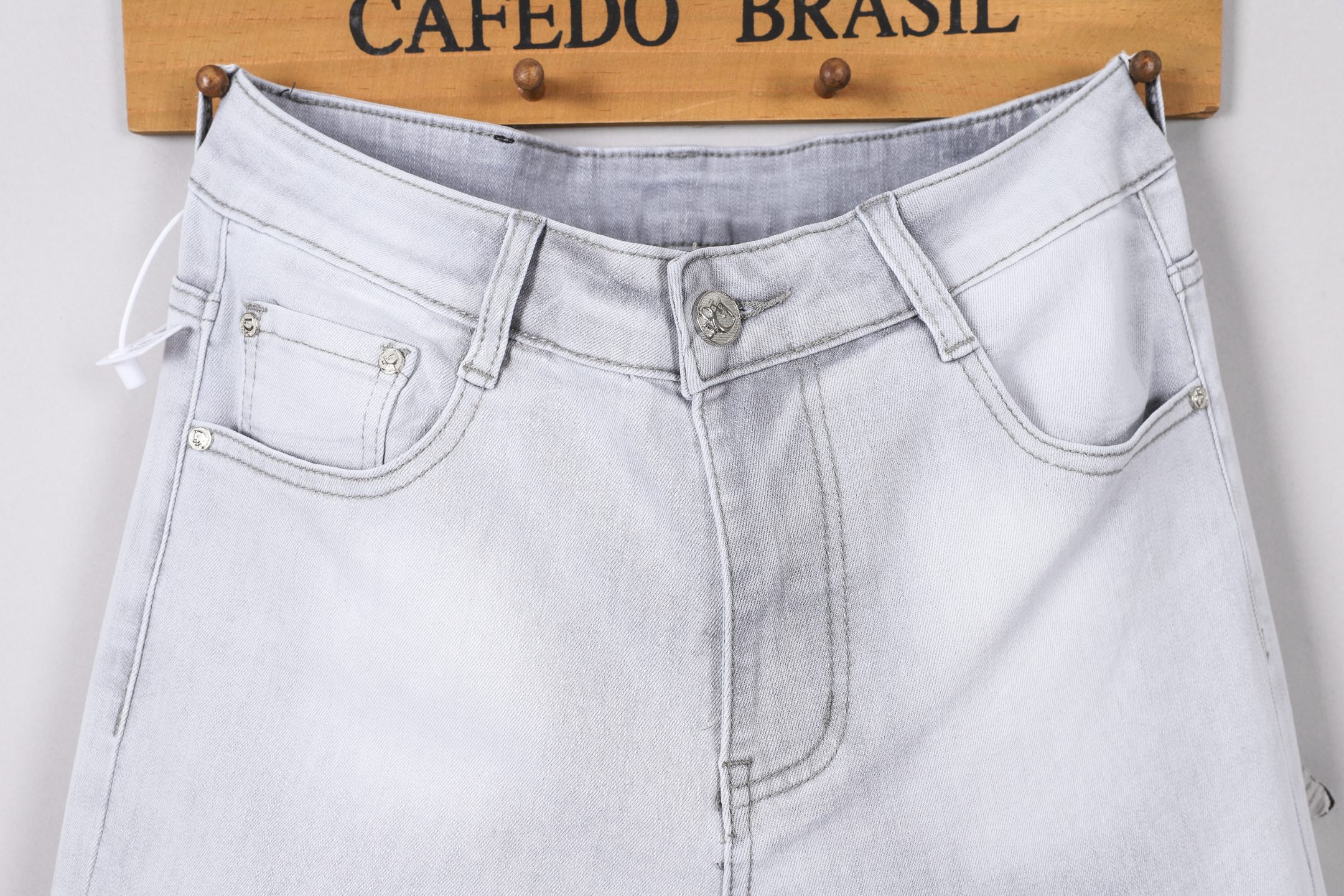 Dior Men's Slim-Fit Denim Jeans, Elegant Wash, Comfortable & Breathable 8 i1746030563297 5983 0 6