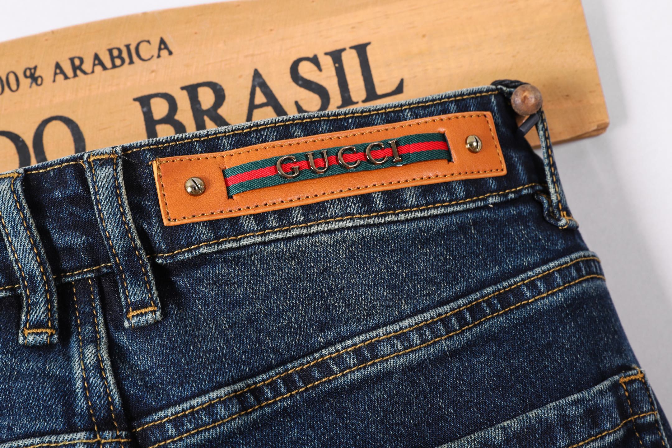 D&G小脚牛仔裤 - 重工水洗・柔らかい快適性