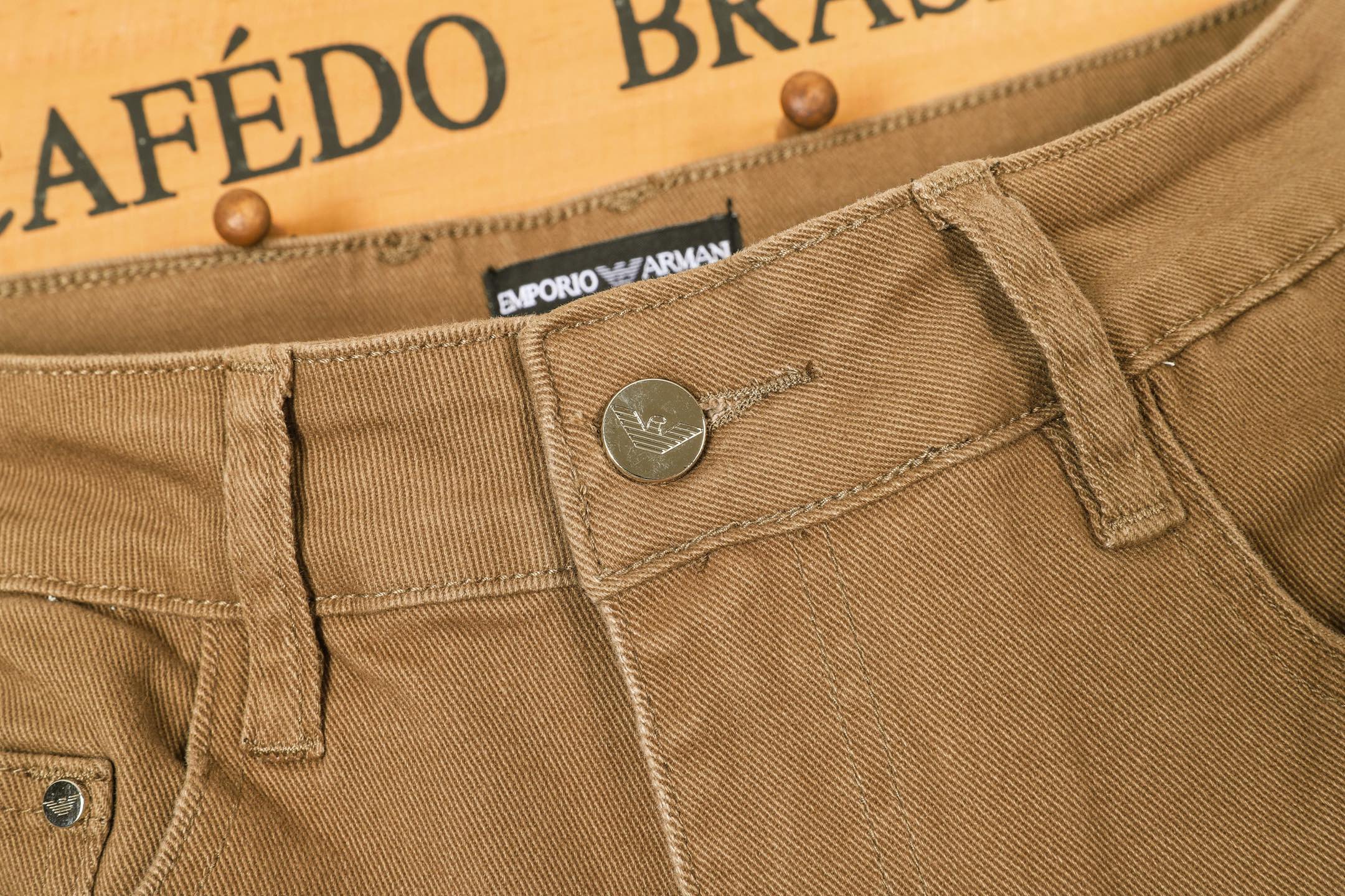 阿玛尼 小直筒牛仔裤 重工水洗素材の新作