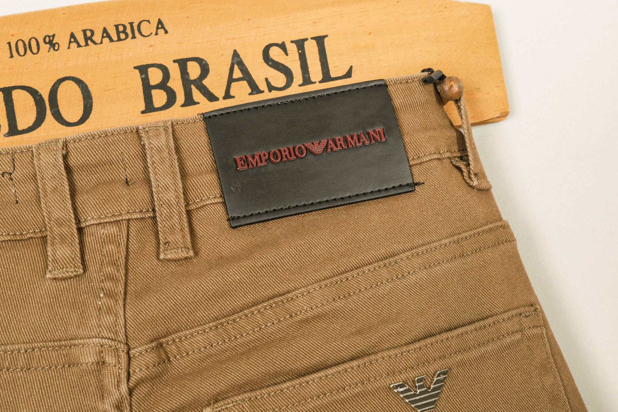 阿玛尼 小直筒牛仔裤 重工水洗素材の新作