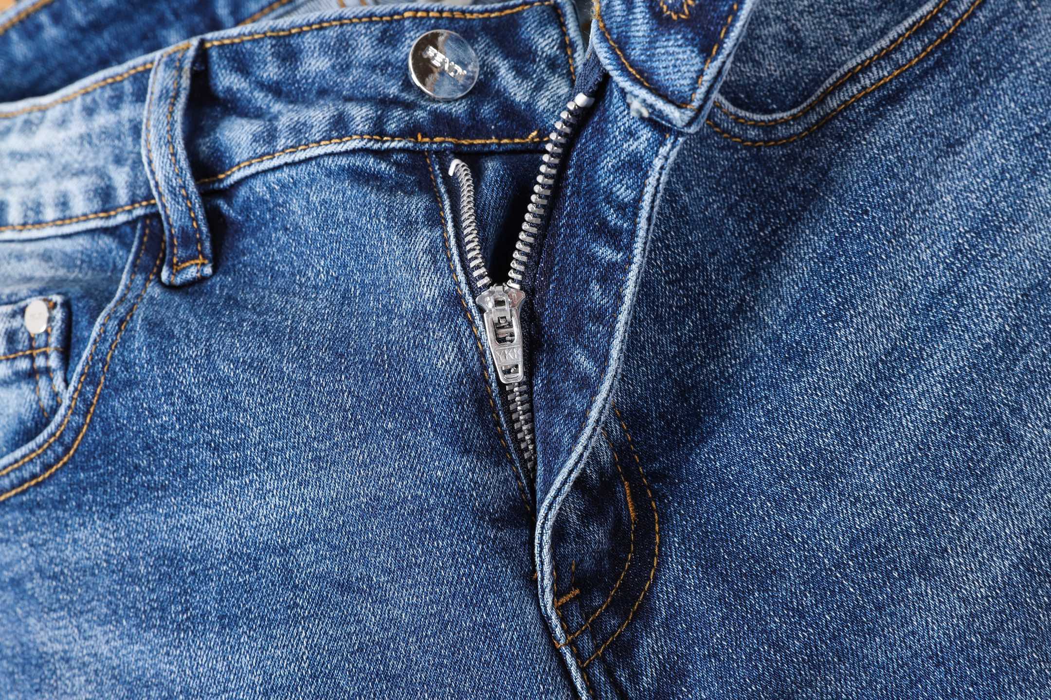 FENDI 小脚牛仔裤 厚款重工水洗デザイン