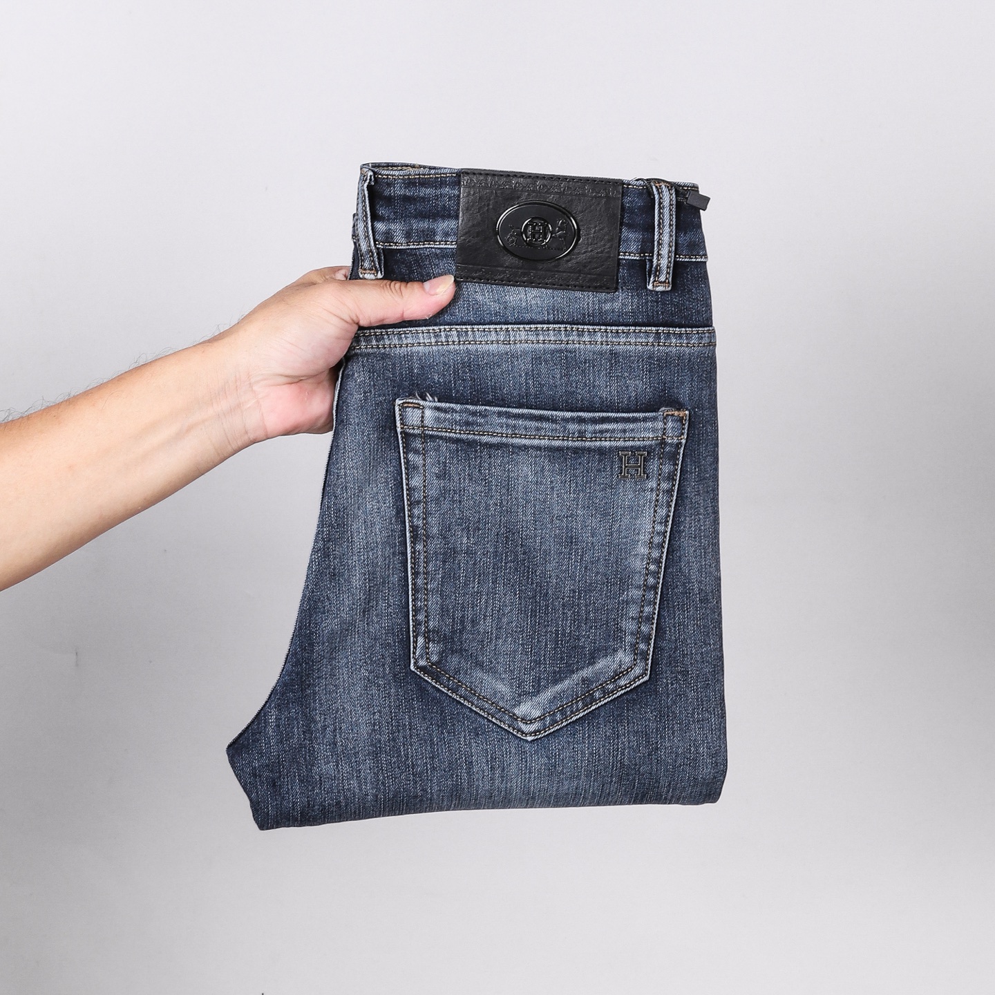 愛馬仕 小直筒牛仔パンツ 重工水洗素材で快適な着心地