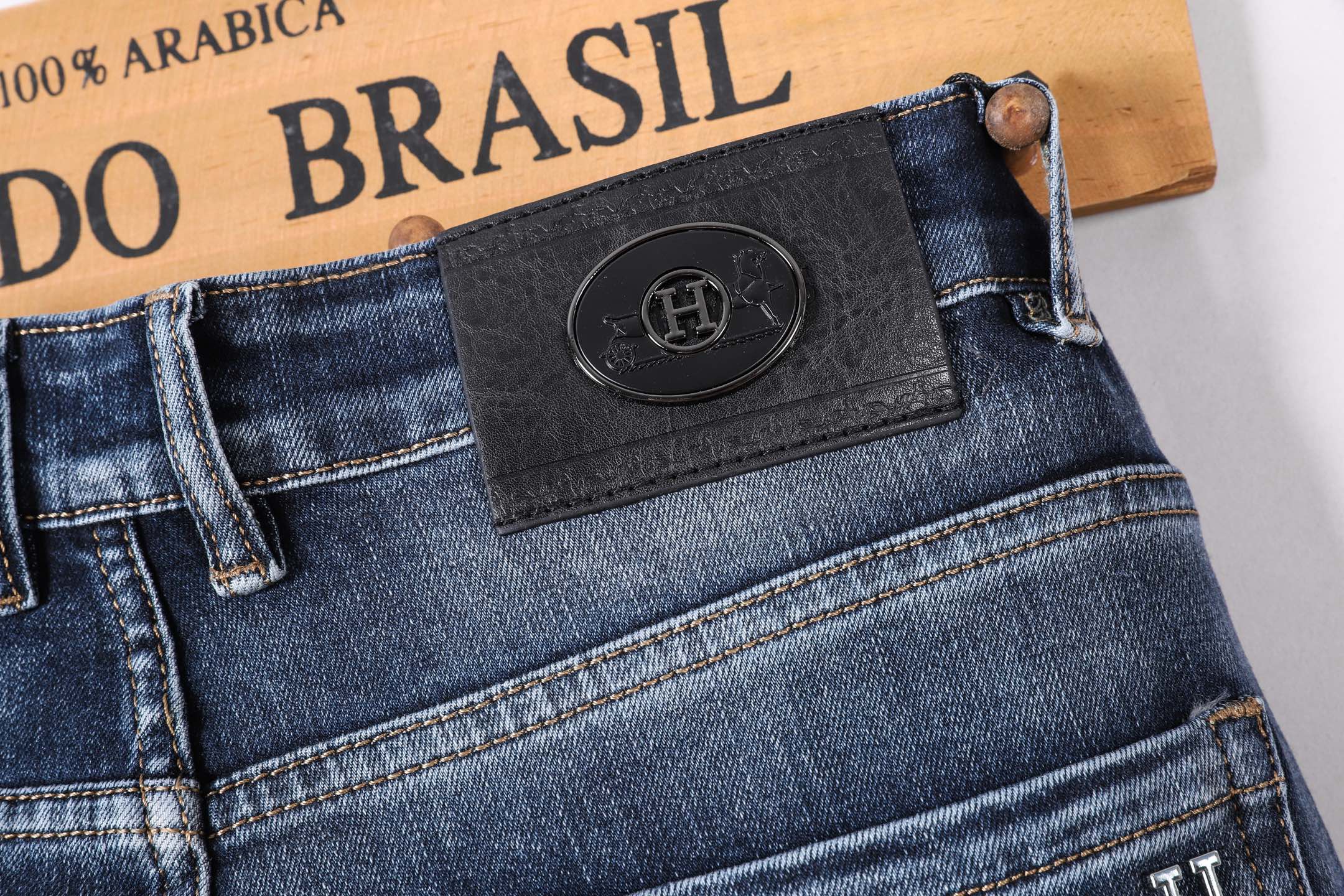 愛馬仕 小直筒牛仔パンツ 重工水洗素材で快適な着心地